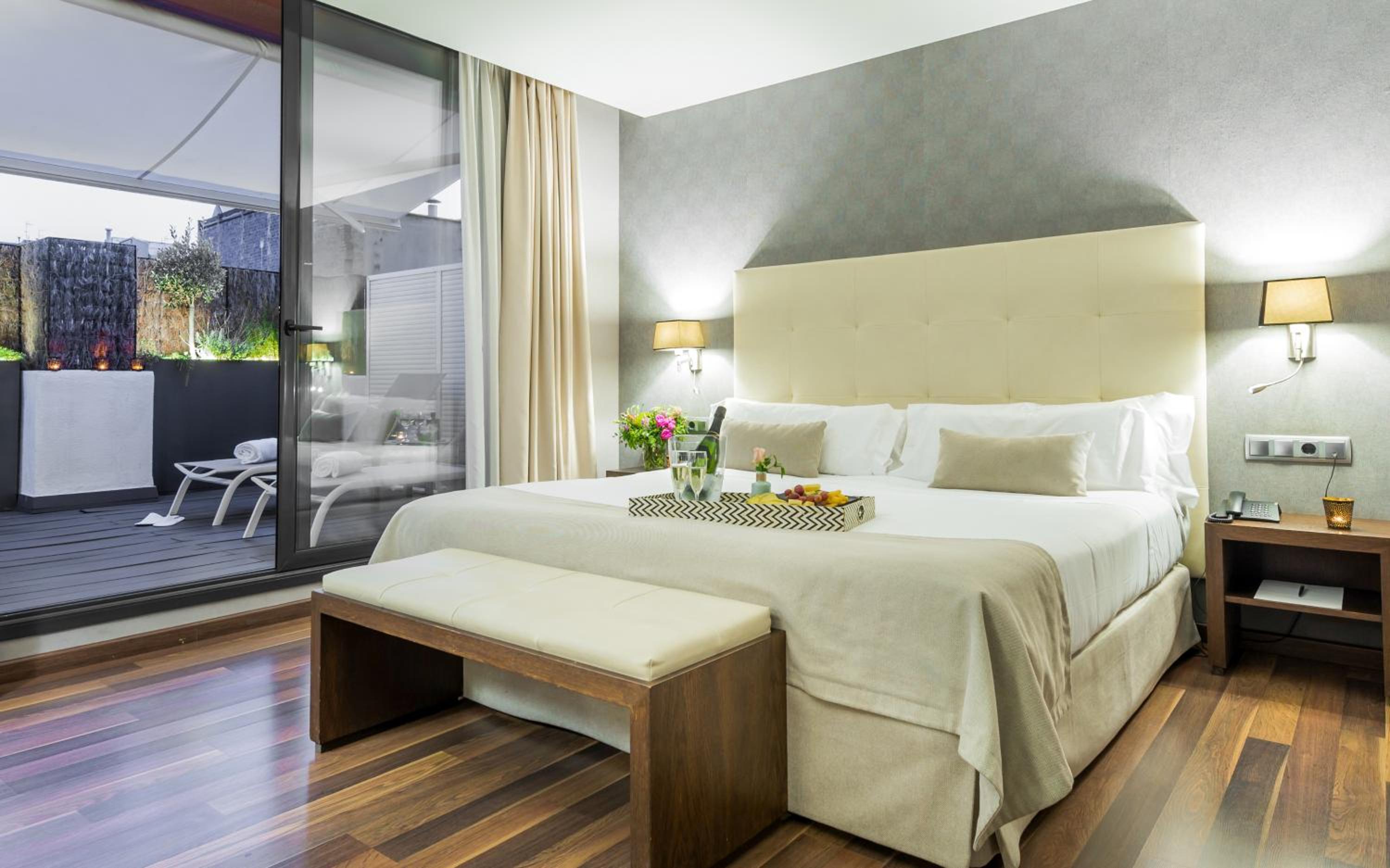Junior Suite with Terrace and Jacuzzi photo 3