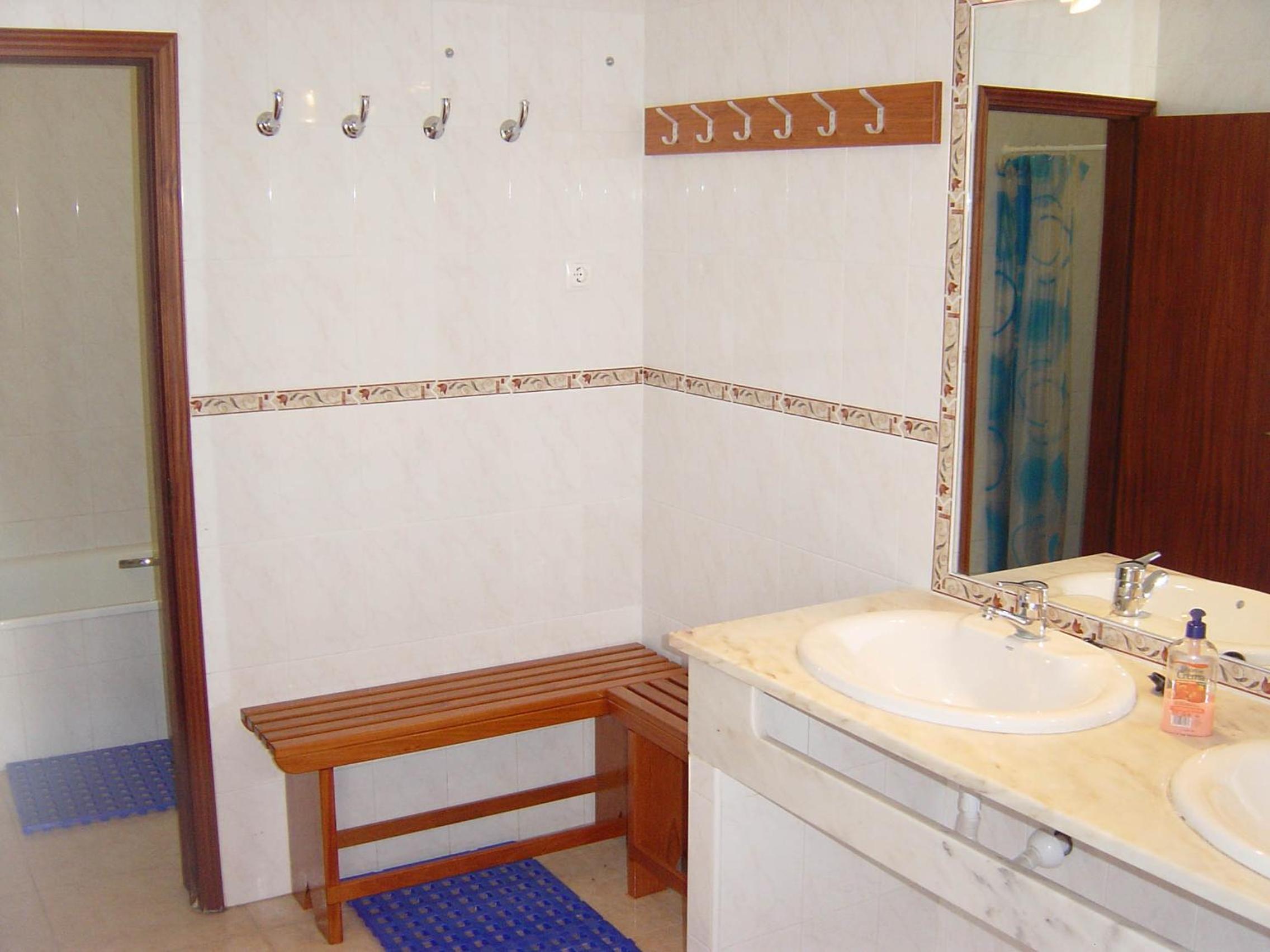 Four-Bedroom House photo 2