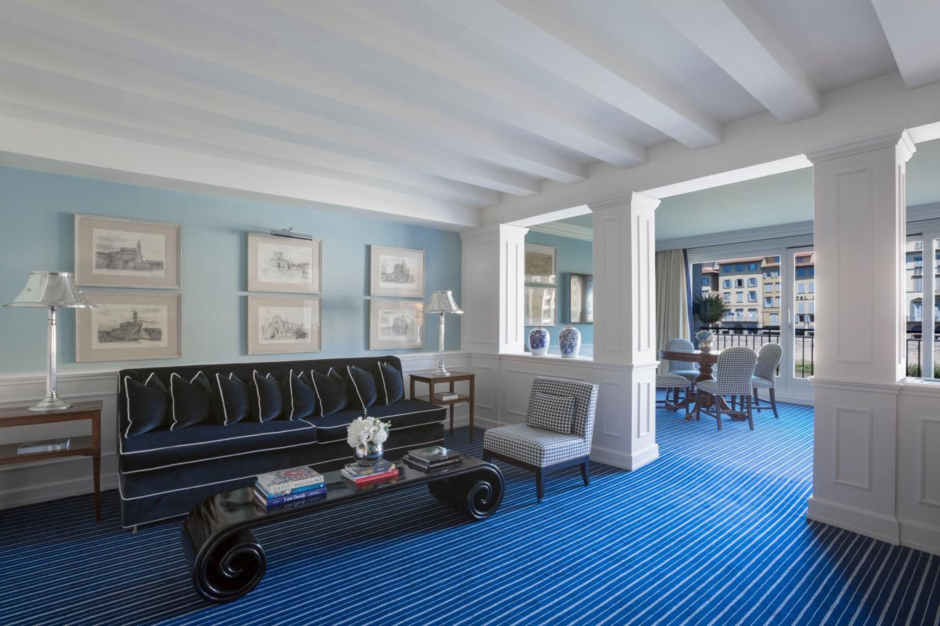 Suite with River View - Photo 11