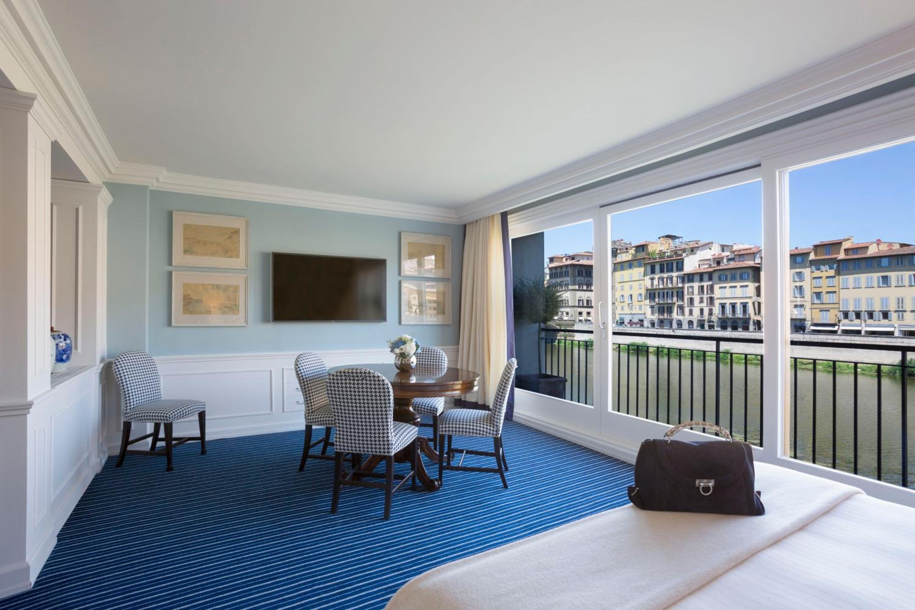Suite with River View - Photo 5