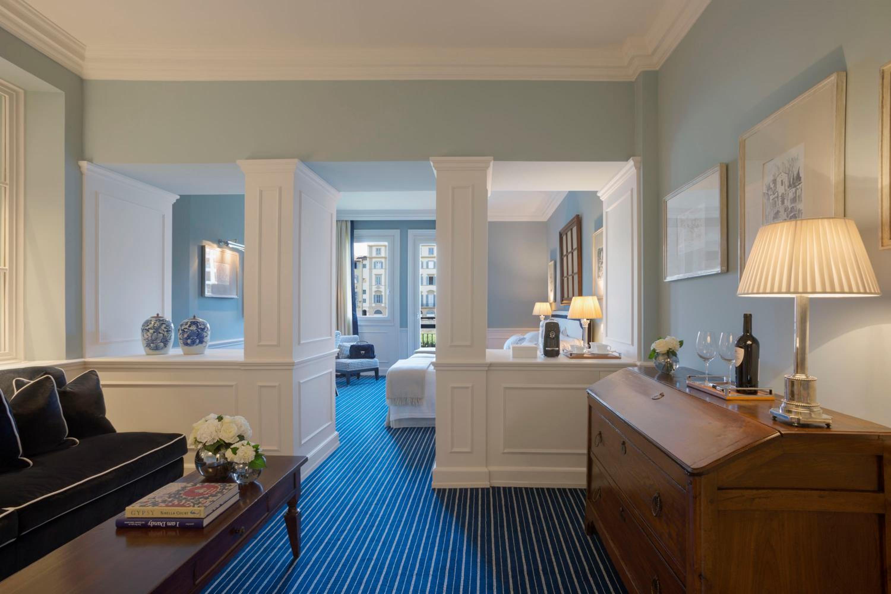 Suite with River View - Photo 12