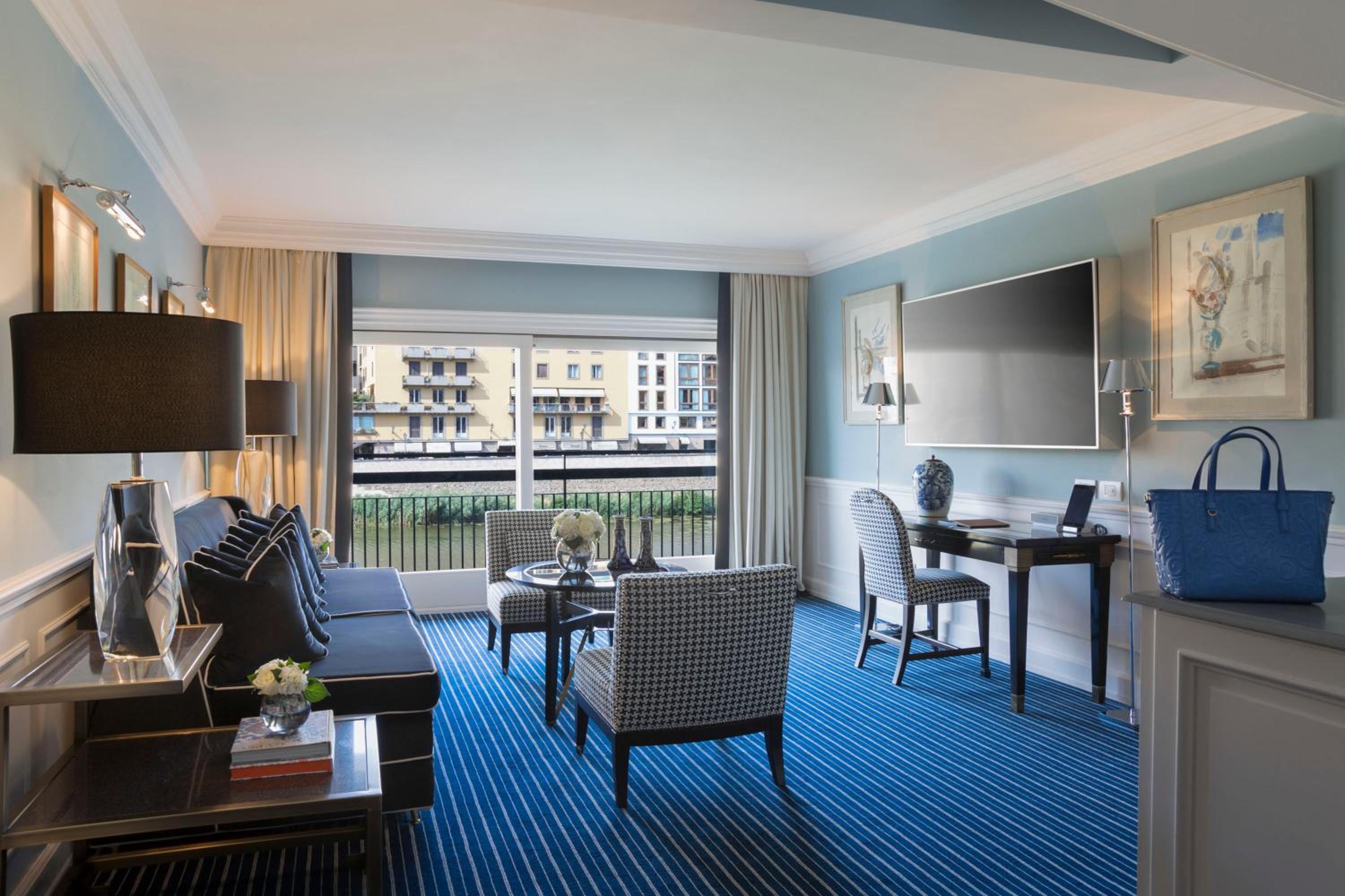 Suite with River View - Photo 7