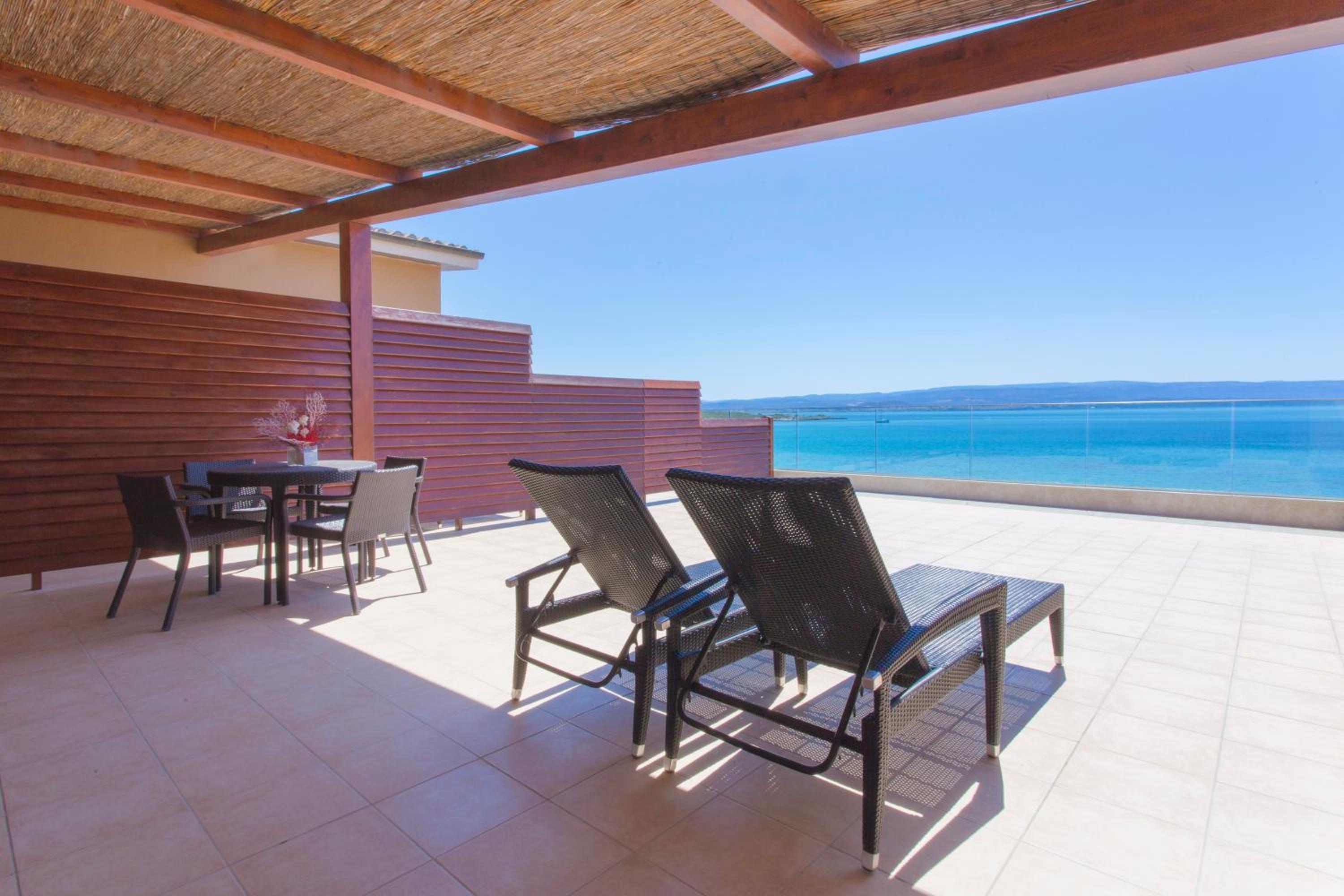Junior Suite with Sea View - Photo 11