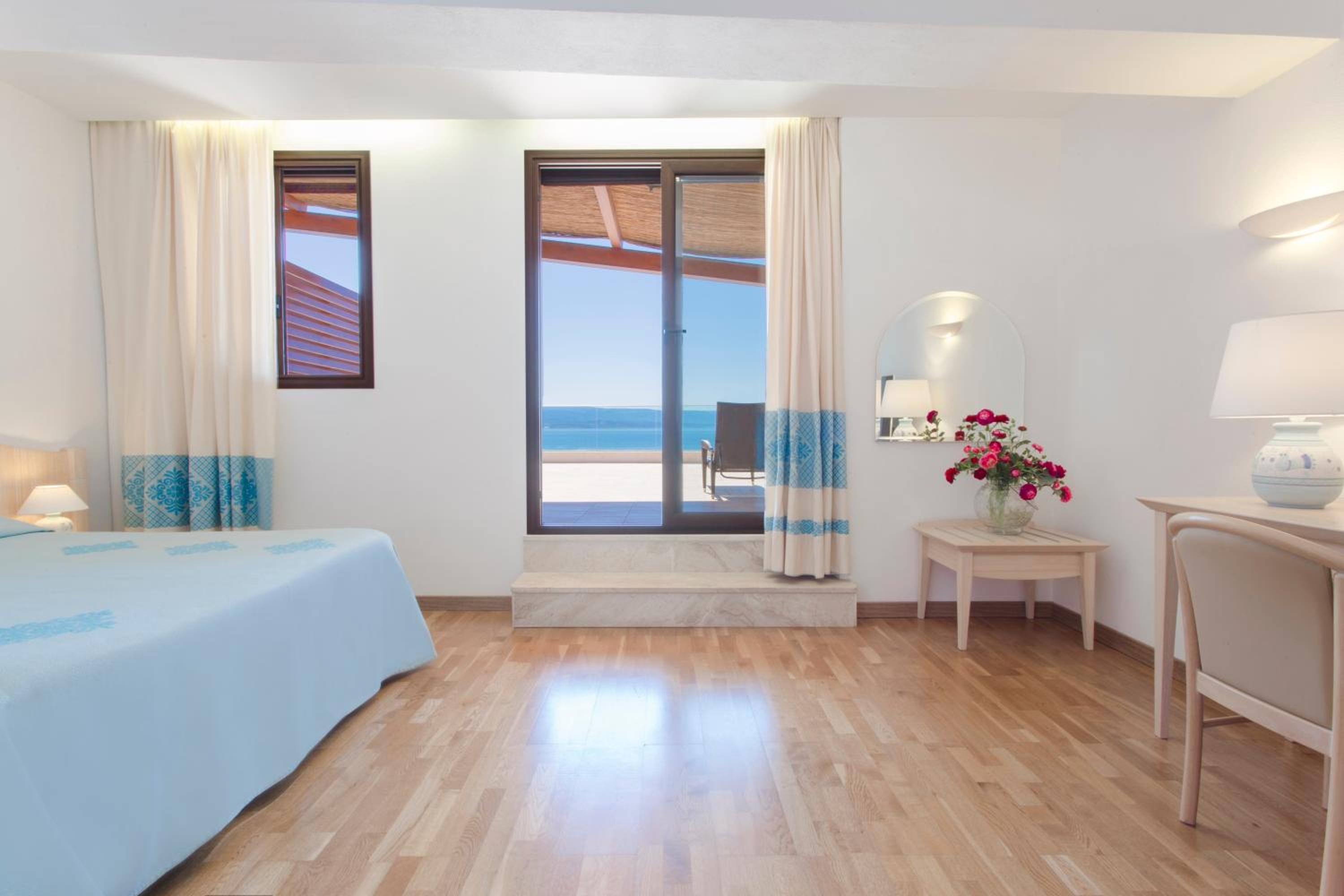 Junior Suite with Sea View - Photo 6