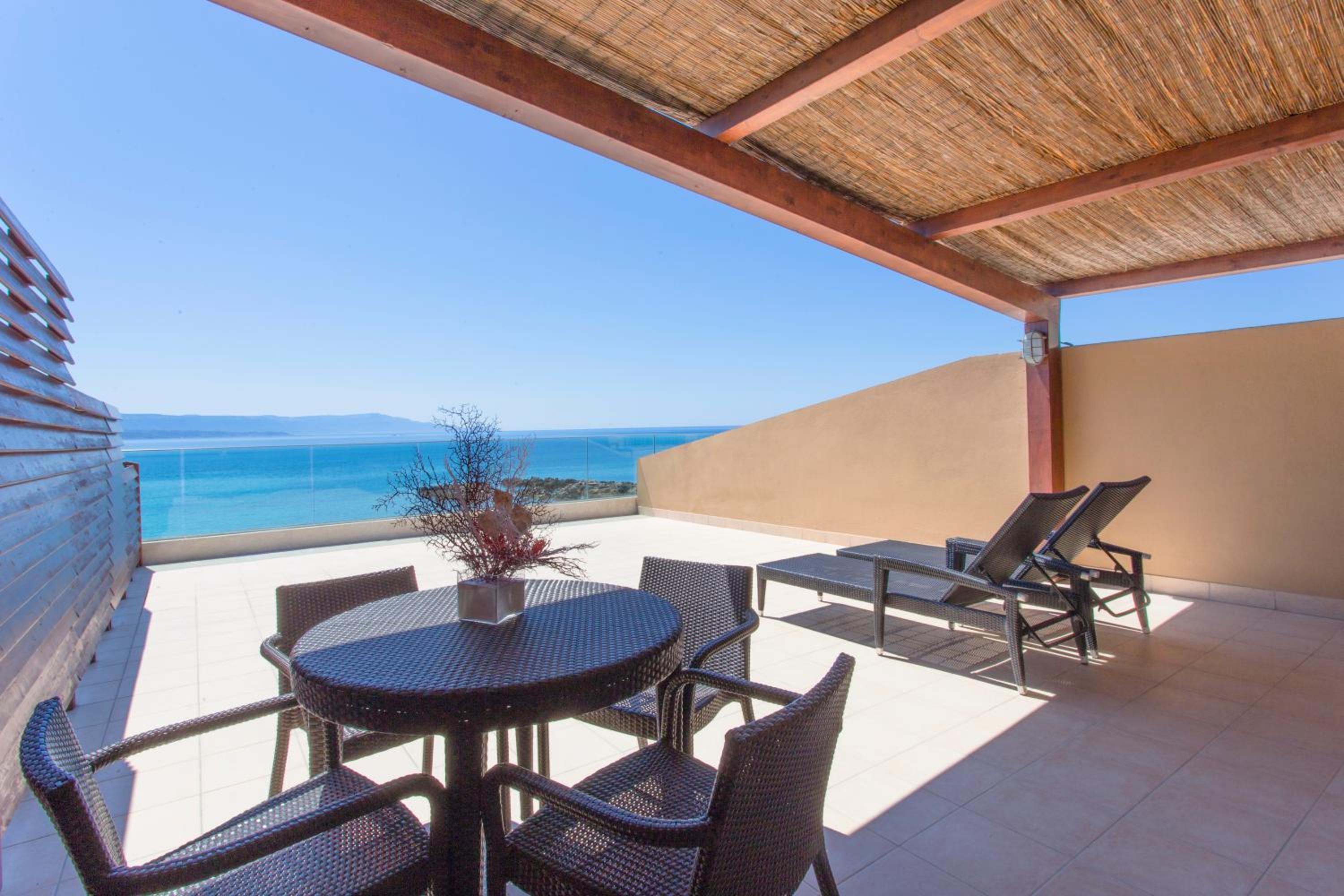 Junior Suite with Sea View - Photo 2