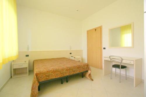 Double Room (1 Adult)