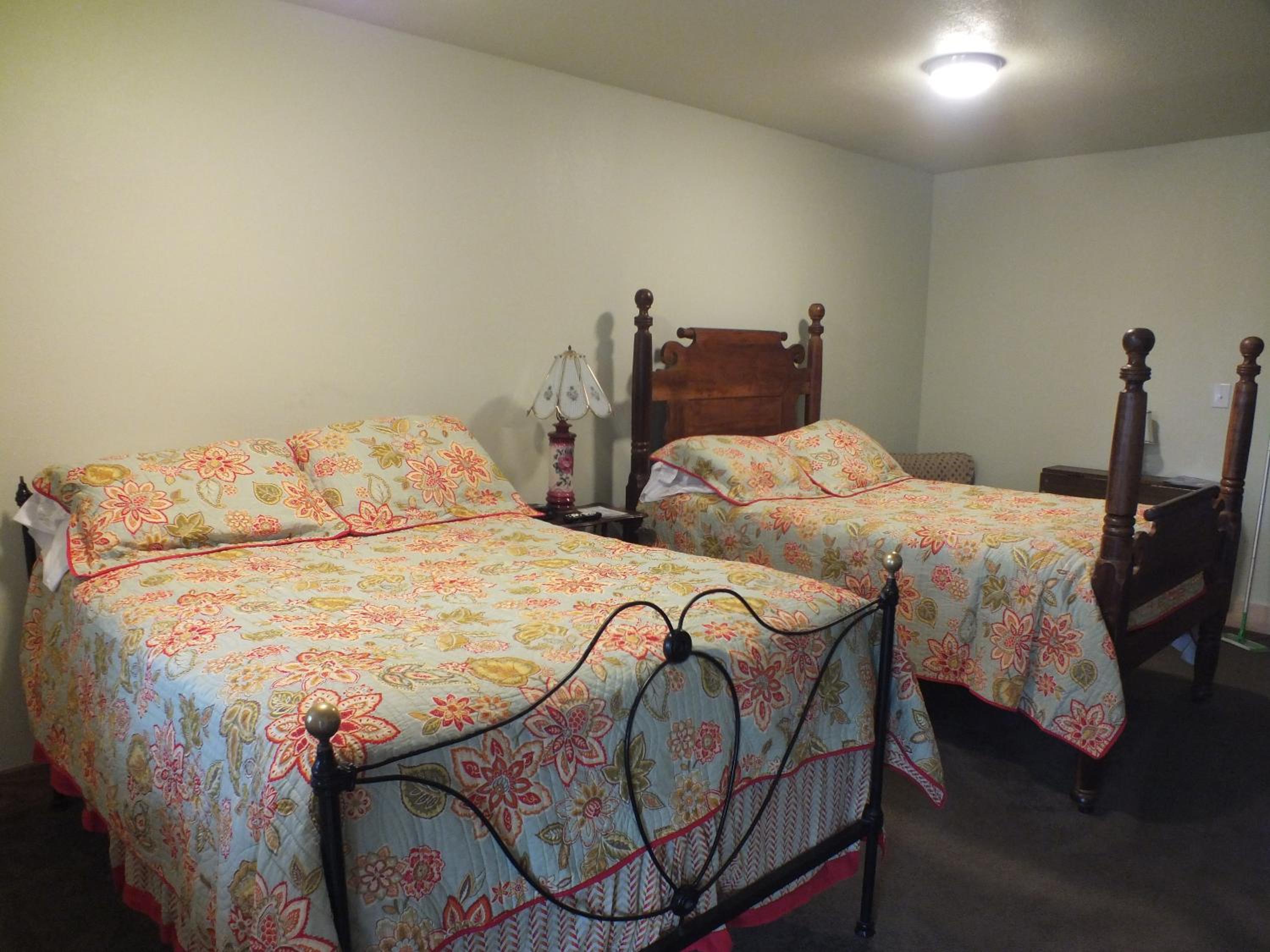 Double Room with Two Double Beds - Non-Smoking - Photo 5