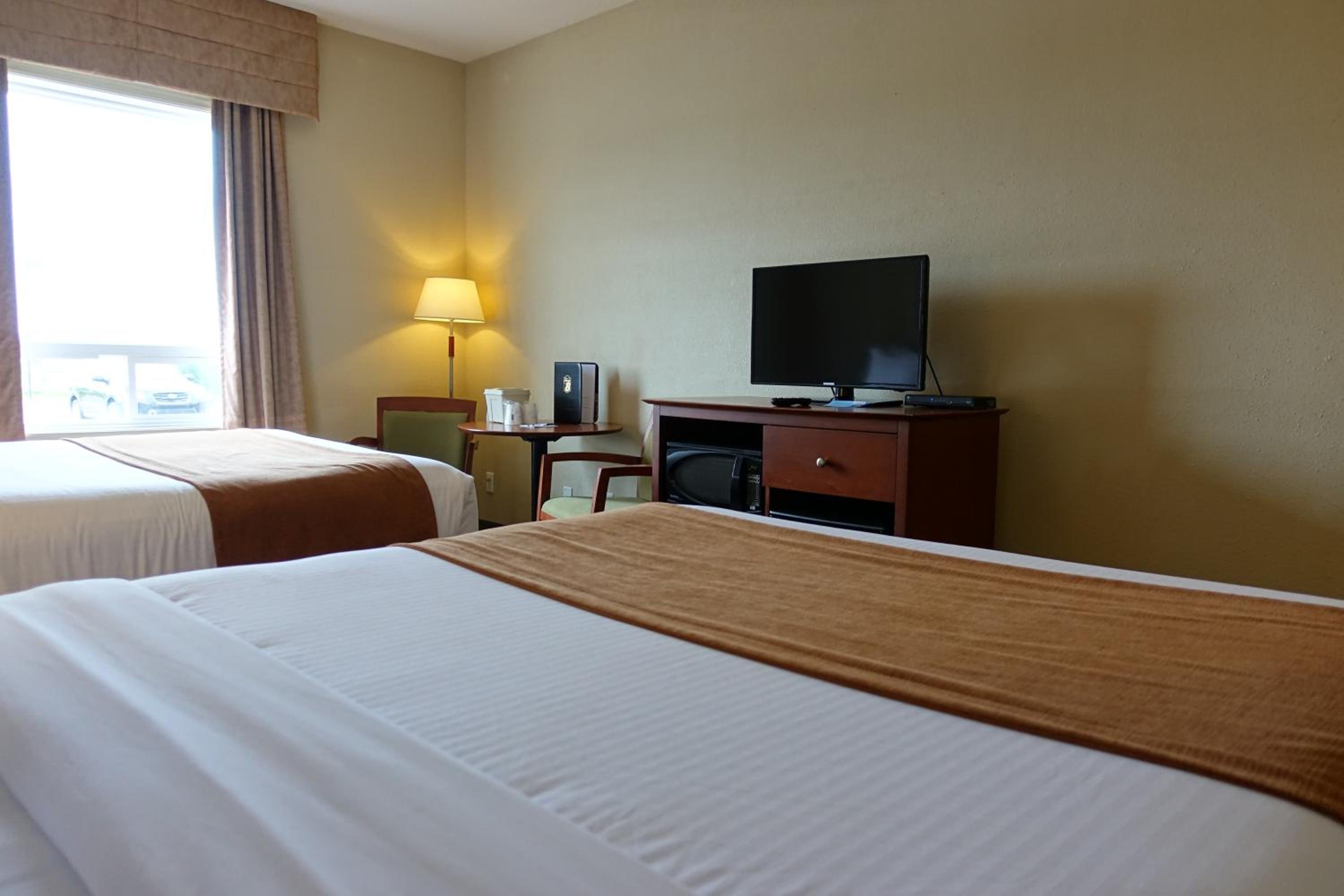 Queen Room with Two Queen Beds - Non-Smoking - Photo 3