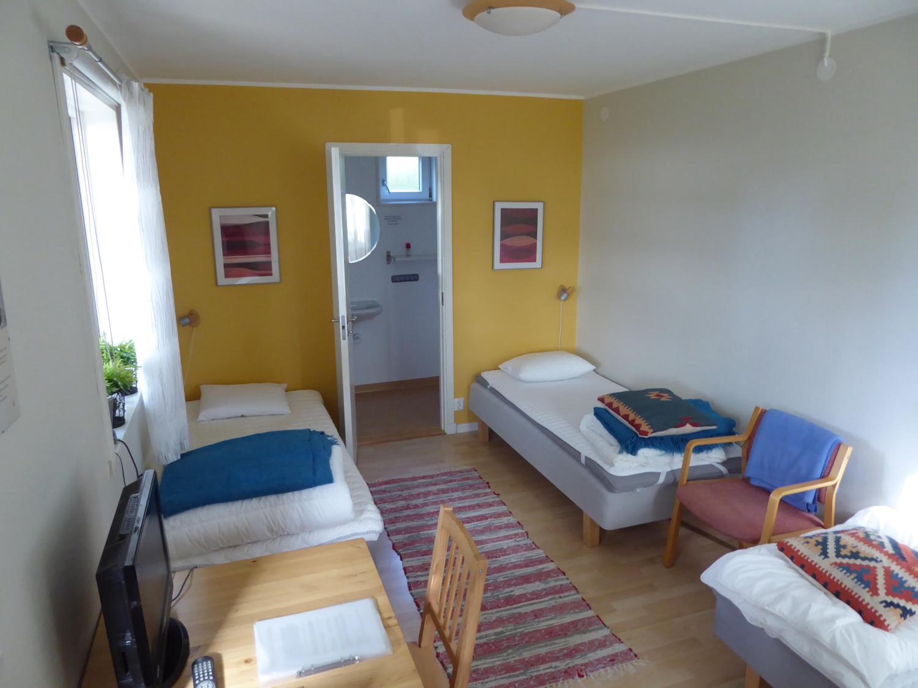 Triple Room with Bathroom - Photo 2