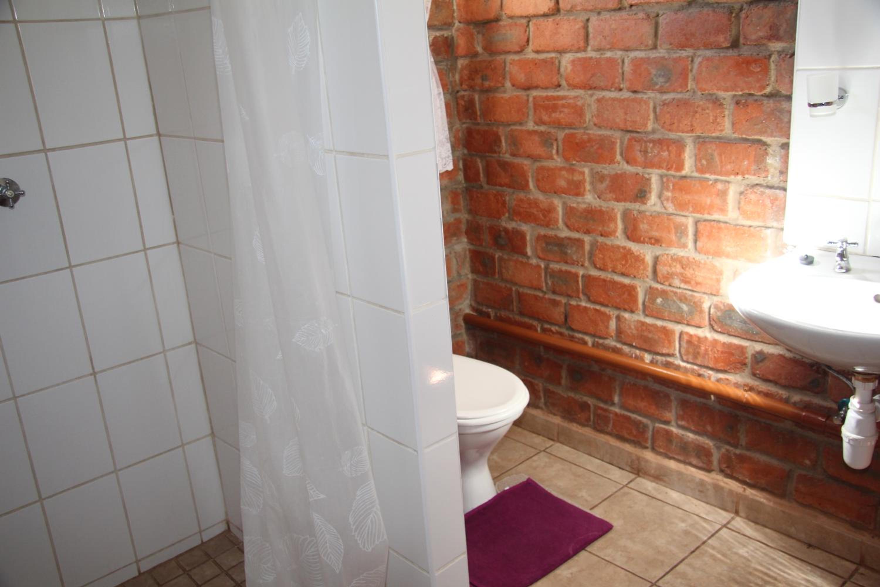 Double or Twin Room with Private Bathroom photo 1