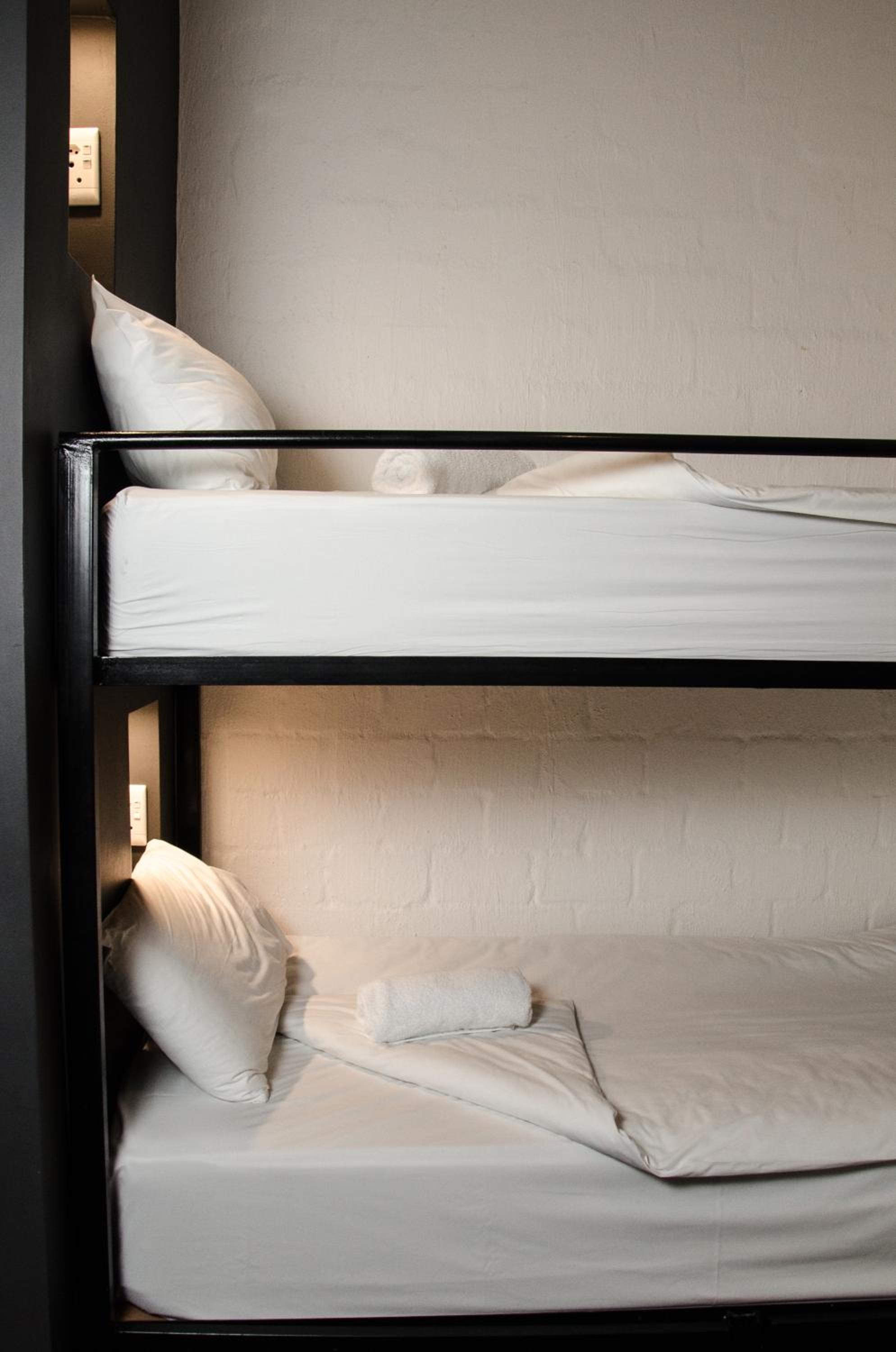 Private 6 Bed Ensuite Room photo 3