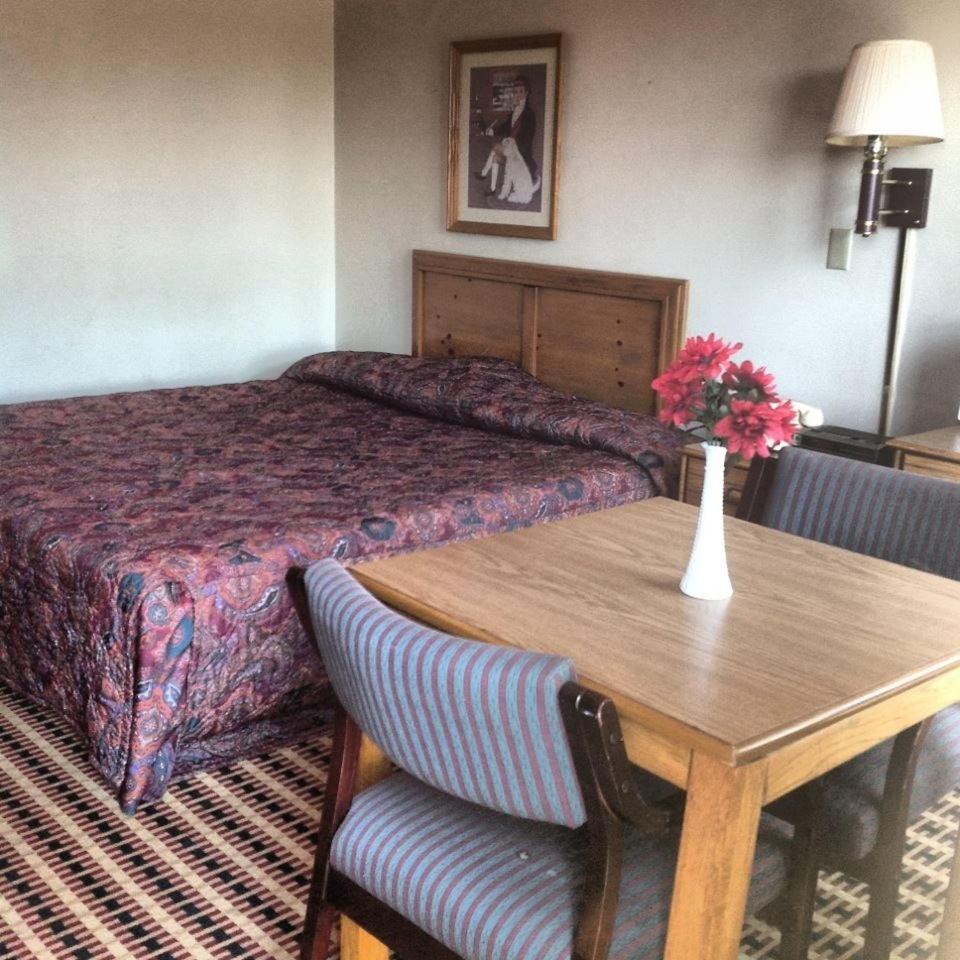 Standard King Room photo 2