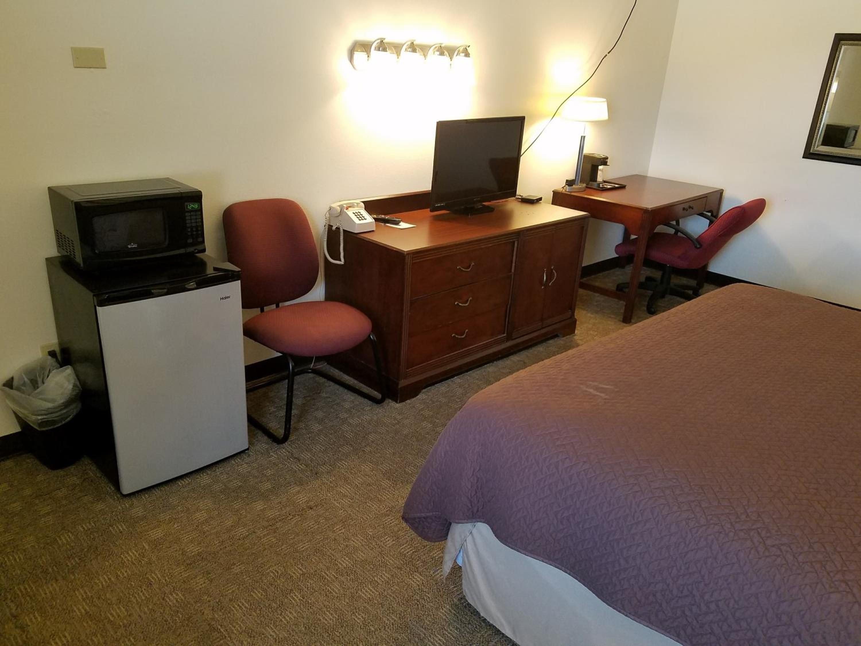 Deluxe King Room photo 1