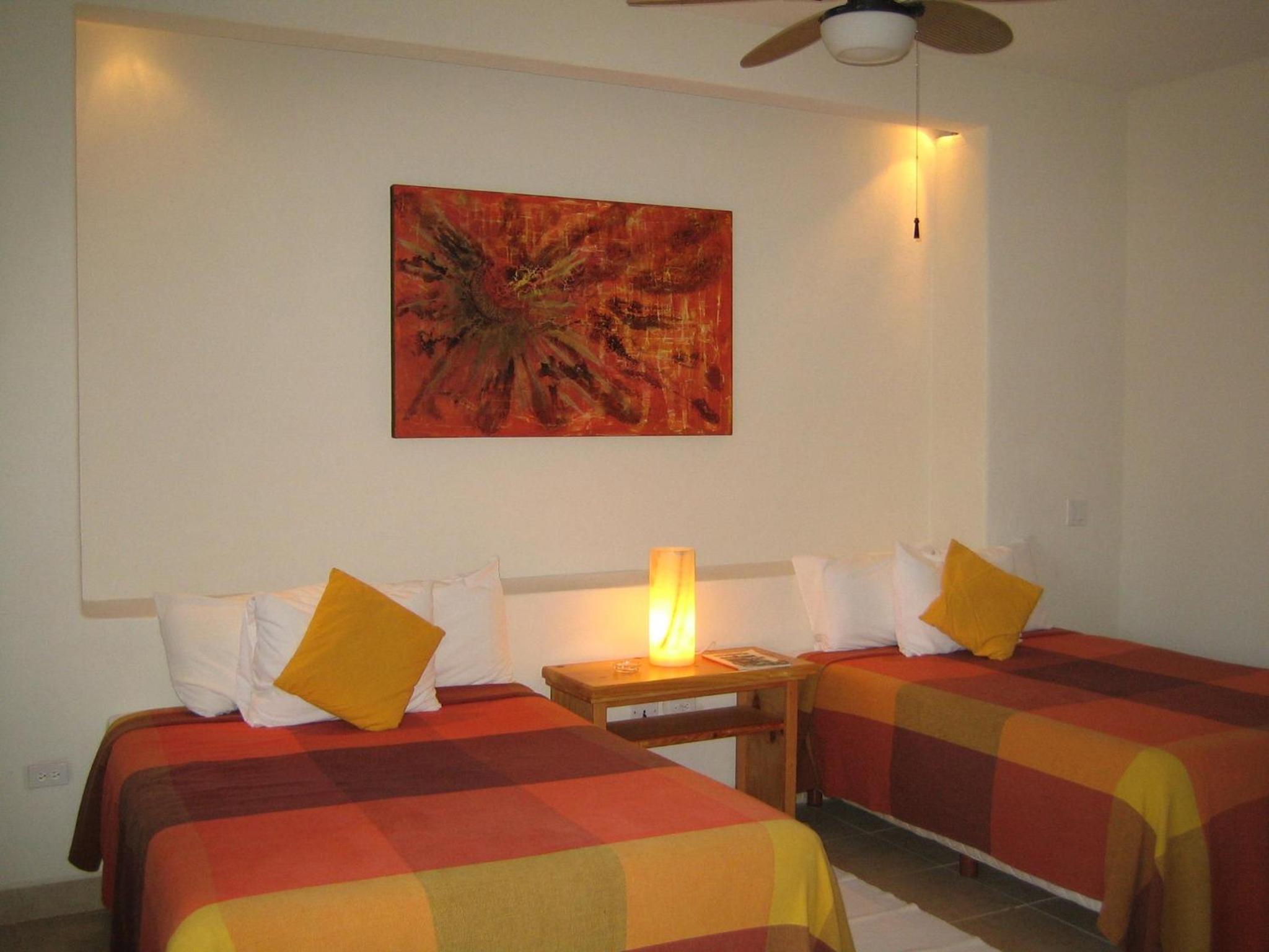 Double Room with Balcony - Photo 7