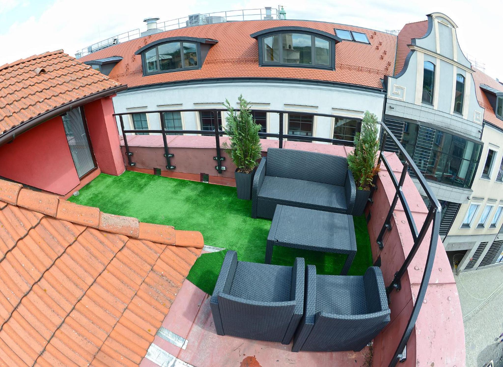 Apartment with Mountain View - Photo 3