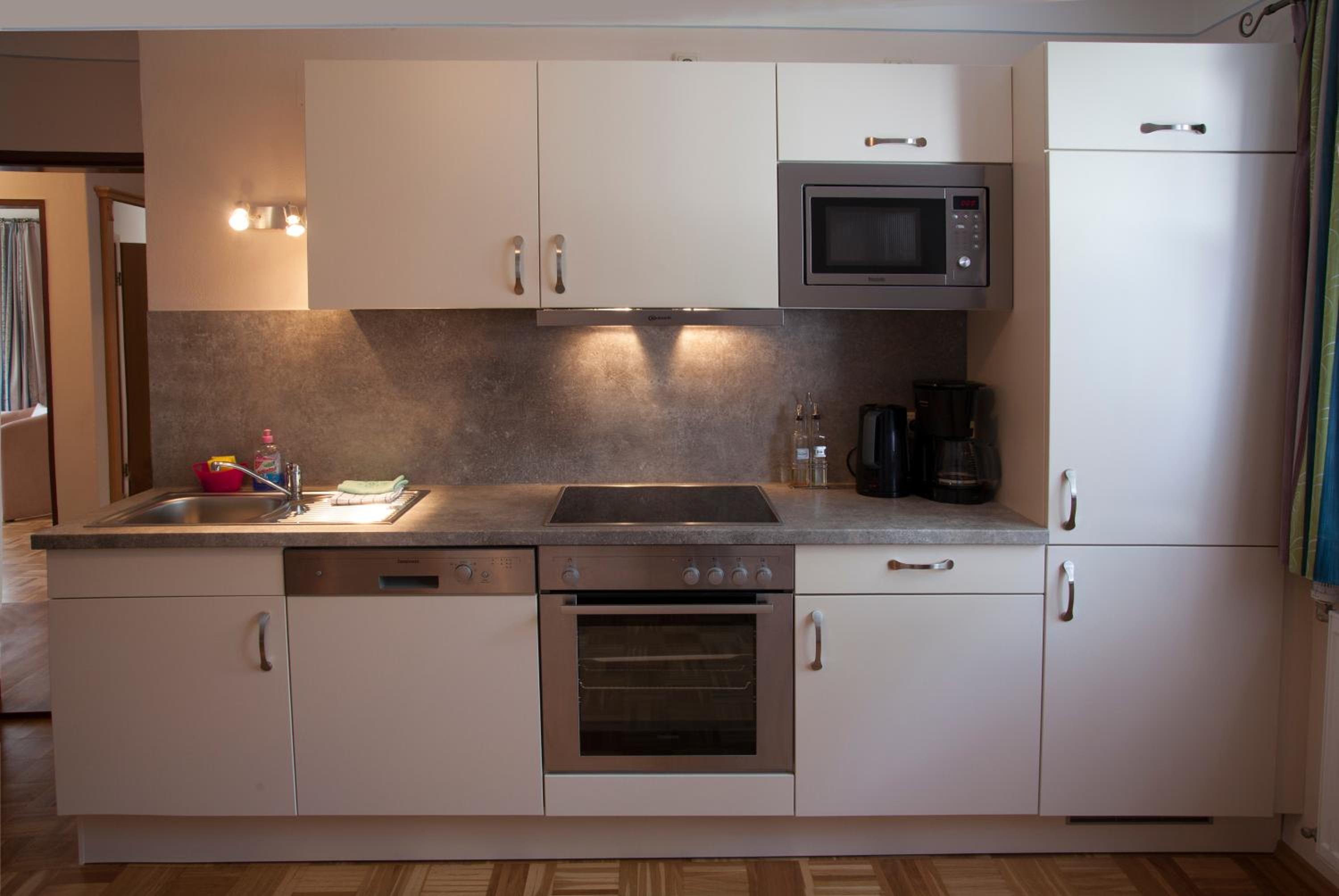 One-Bedroom Apartment with Terrace photo 3