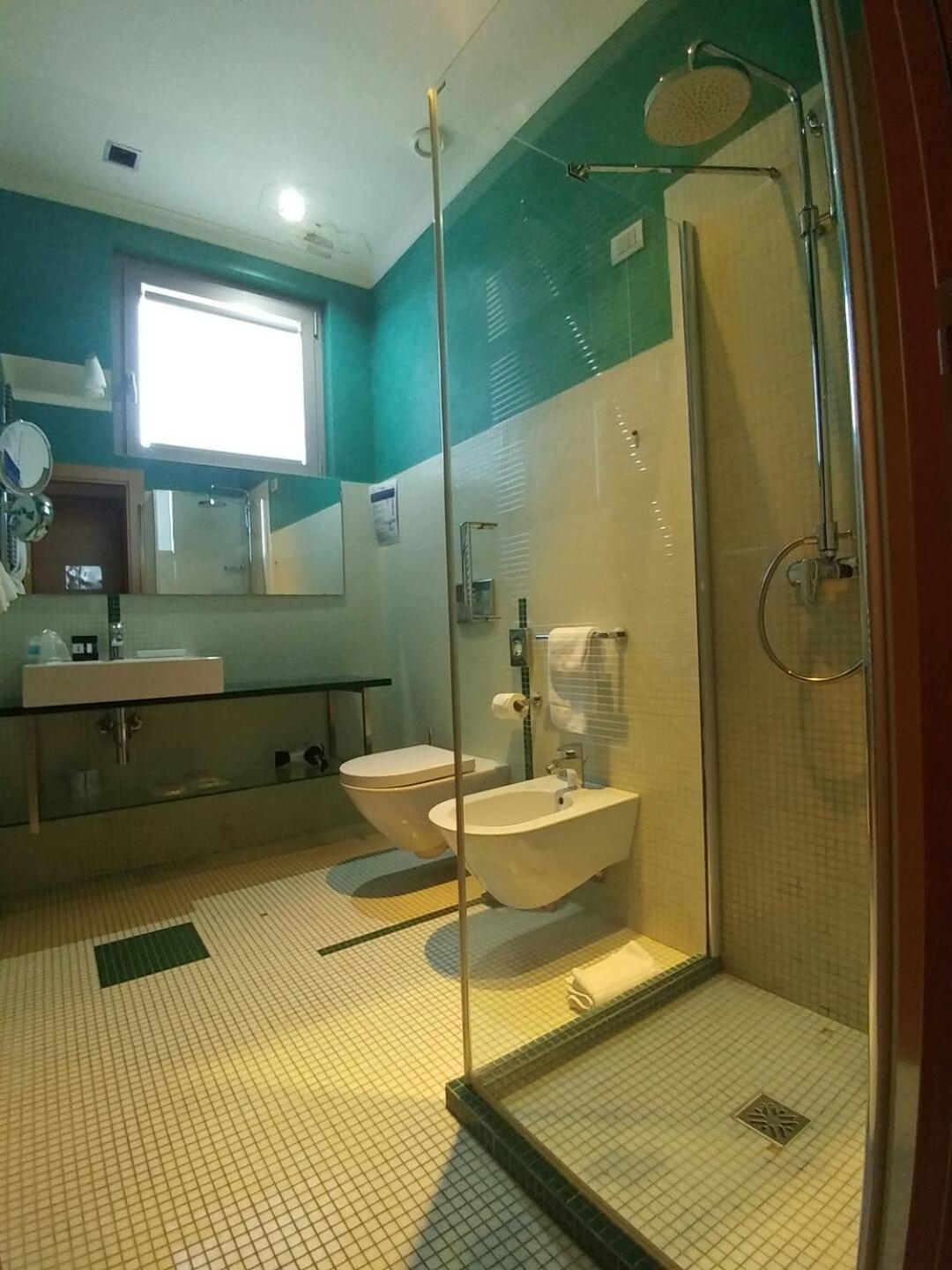 Standard Double or Twin Room - Photo 5