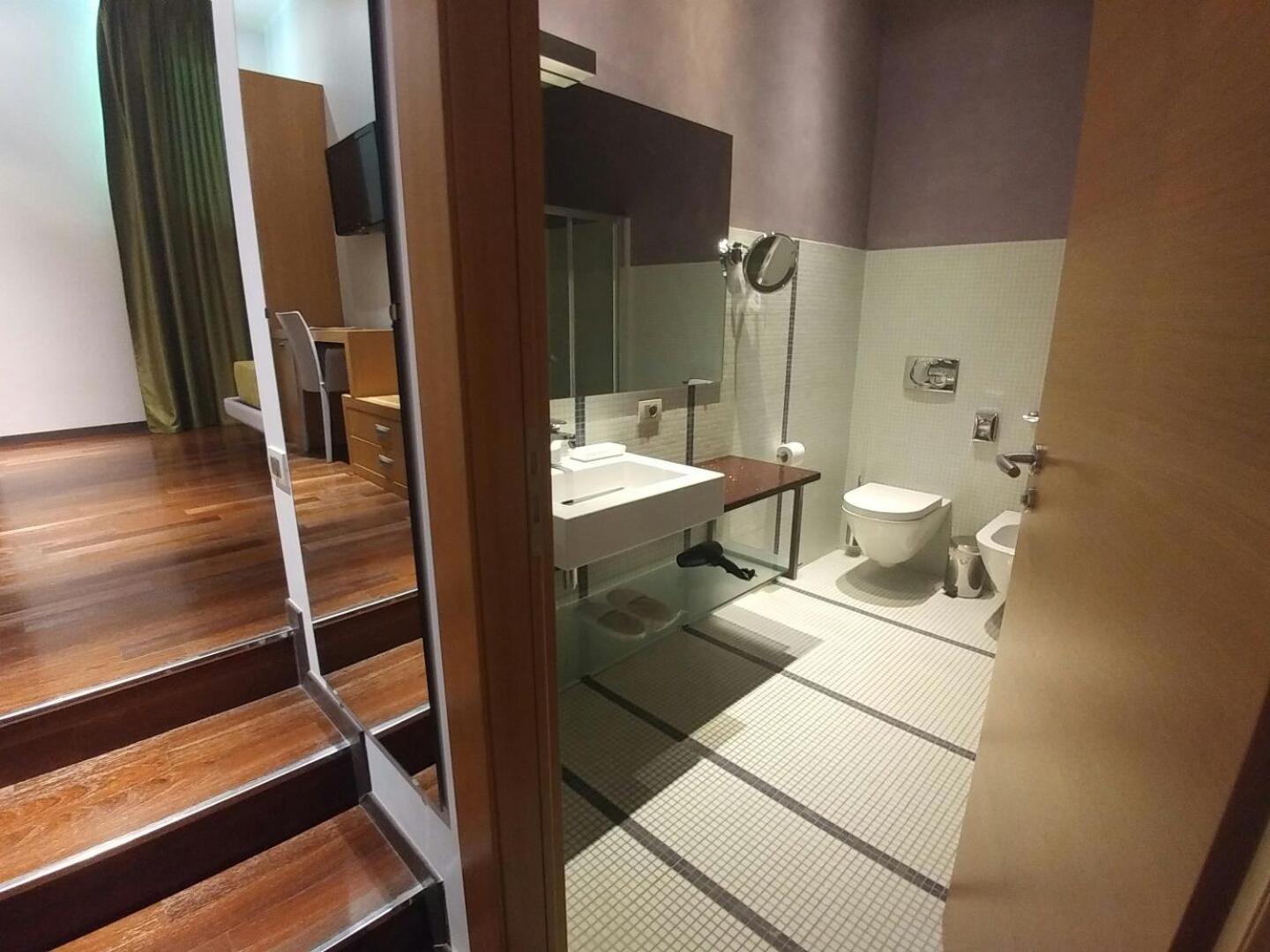 Standard Double or Twin Room - Photo 2