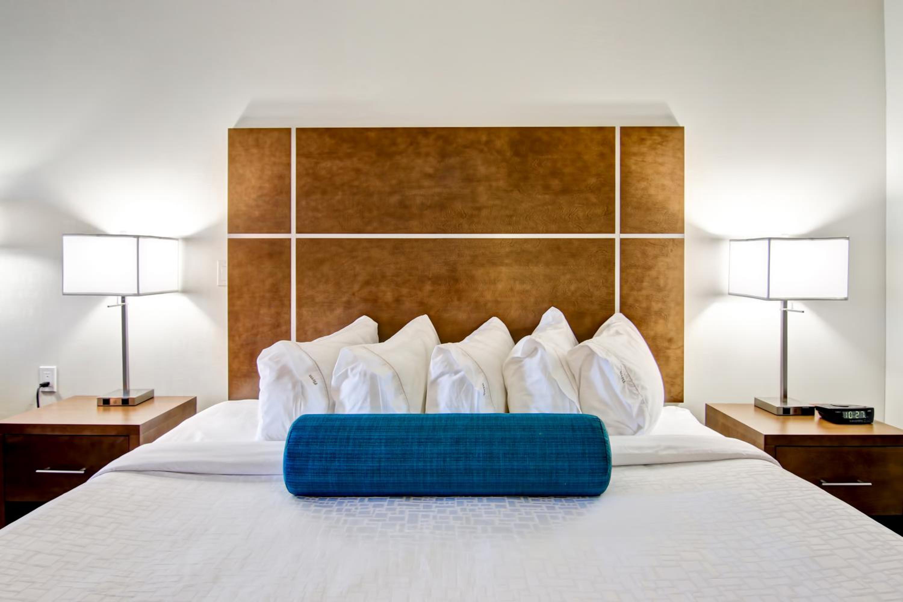 King Suite with Sofa Bed photo 1