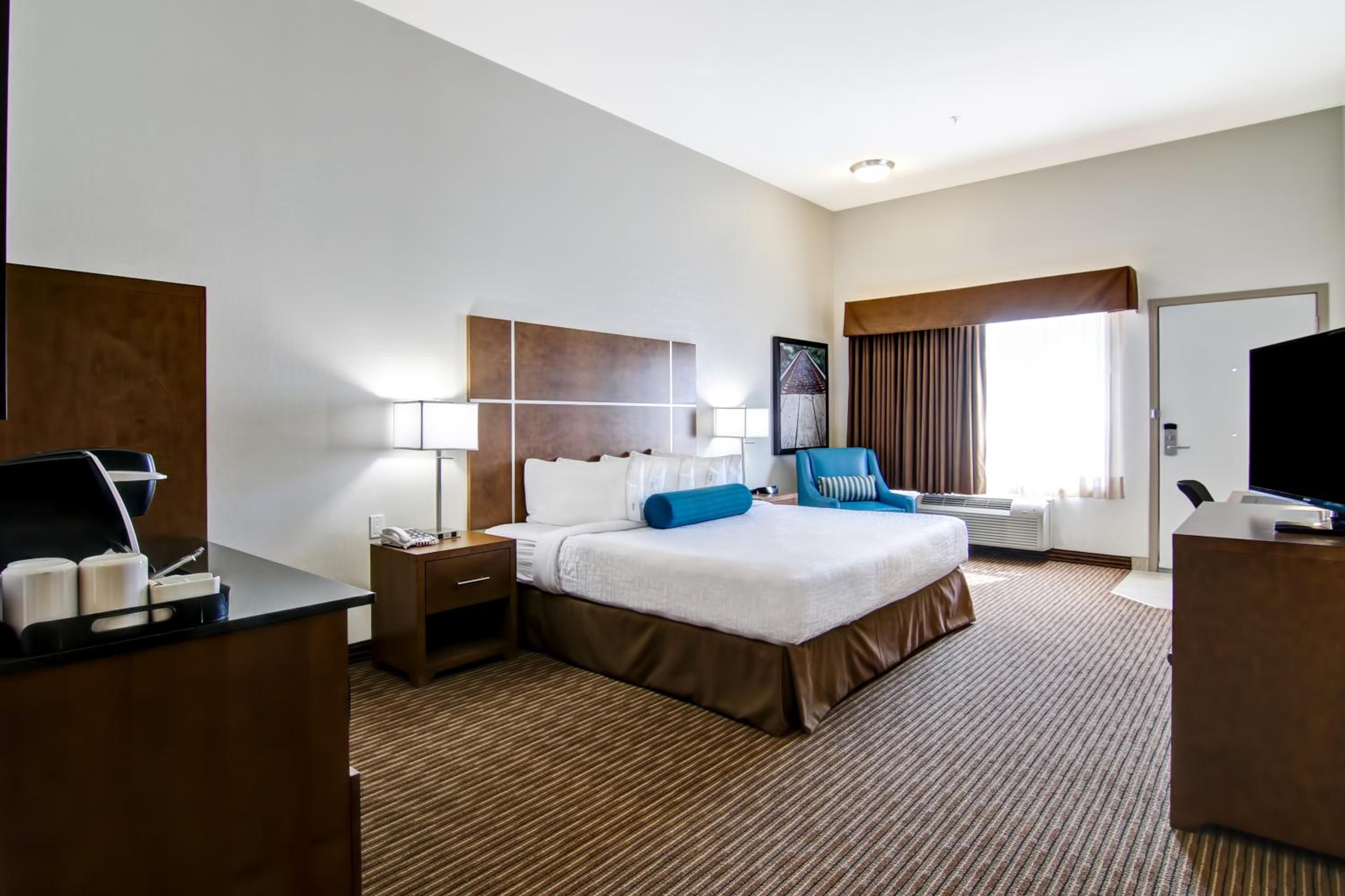 Standard King Room photo 3