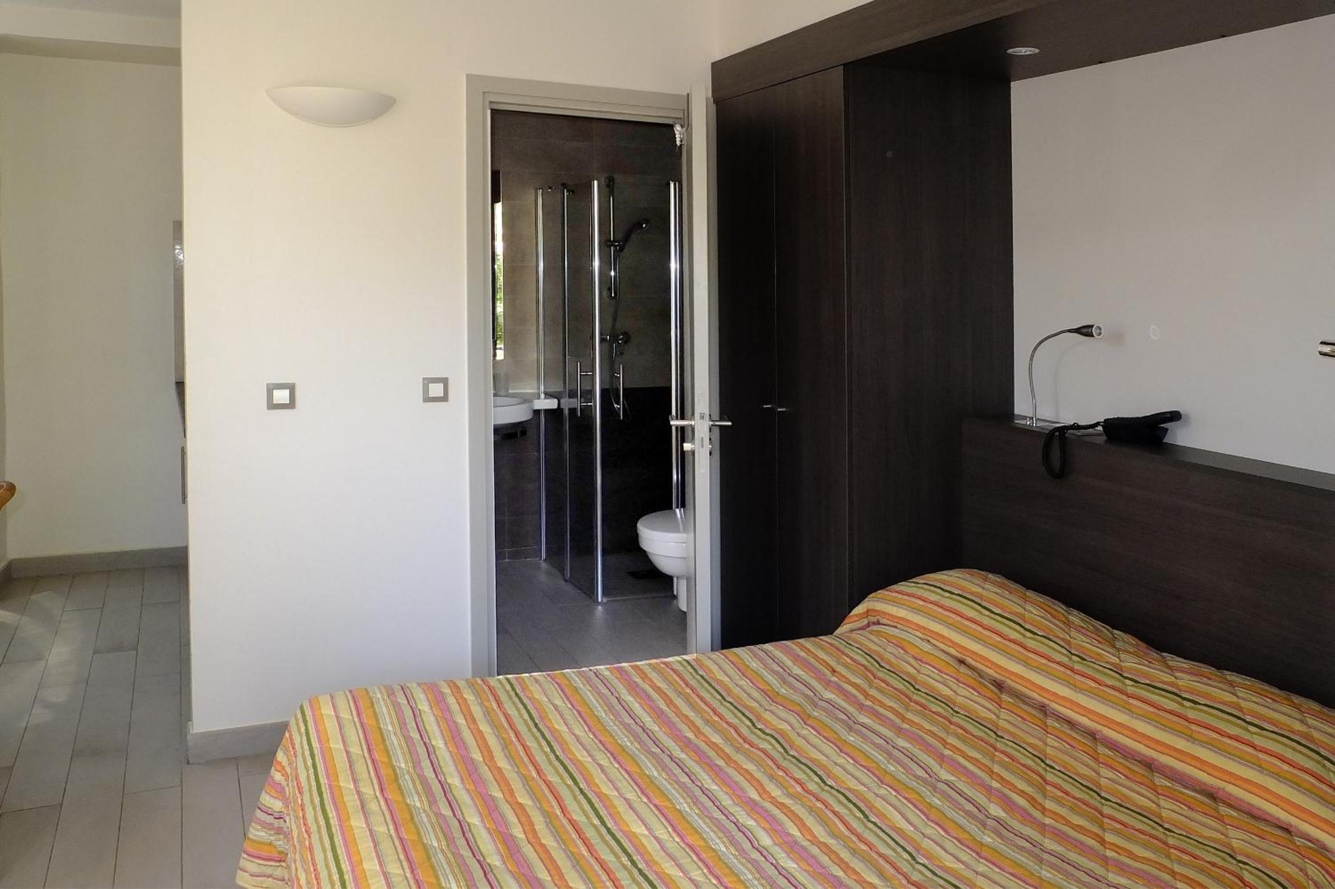 Studio (2 Adults)