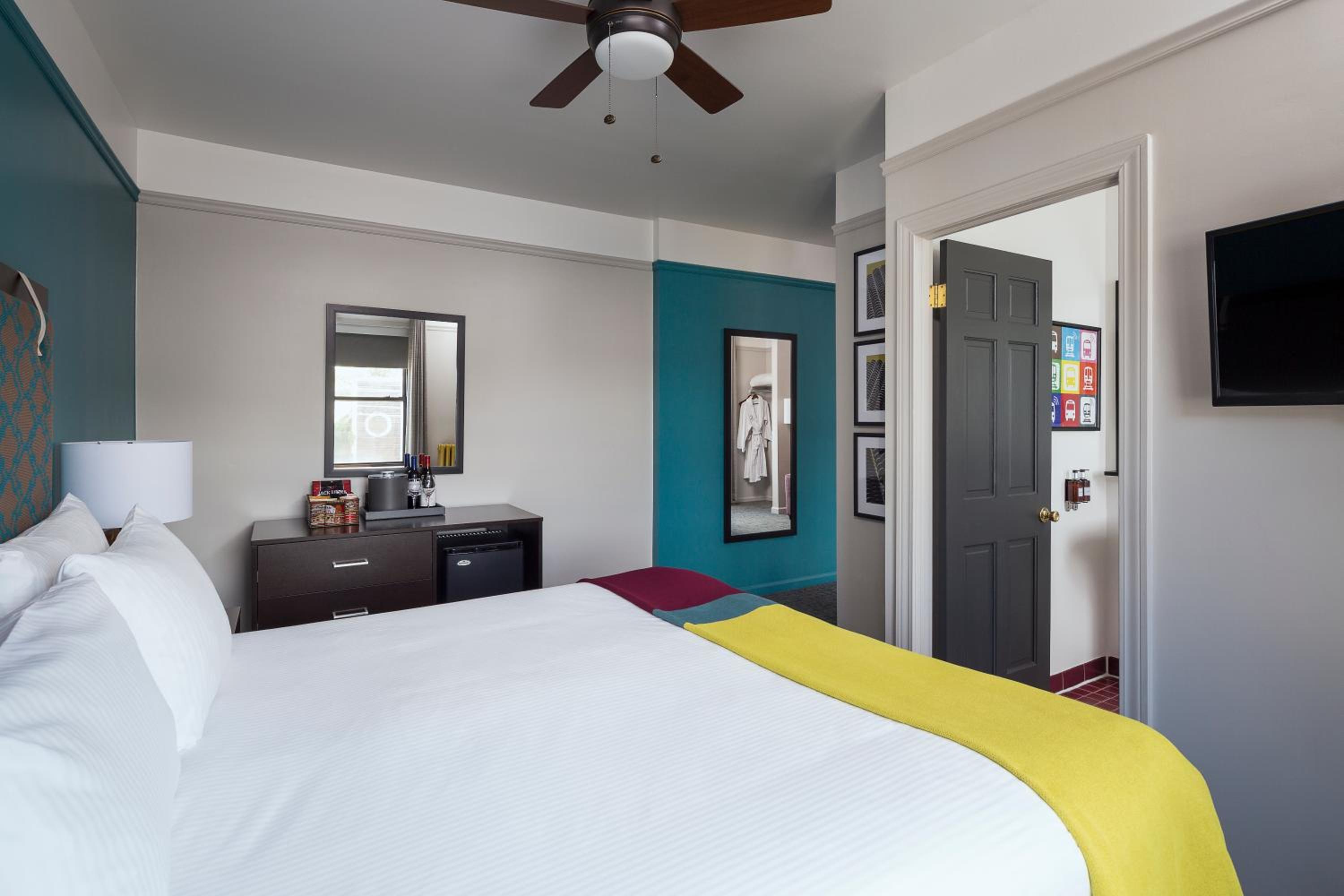 King Suite - Photo 7