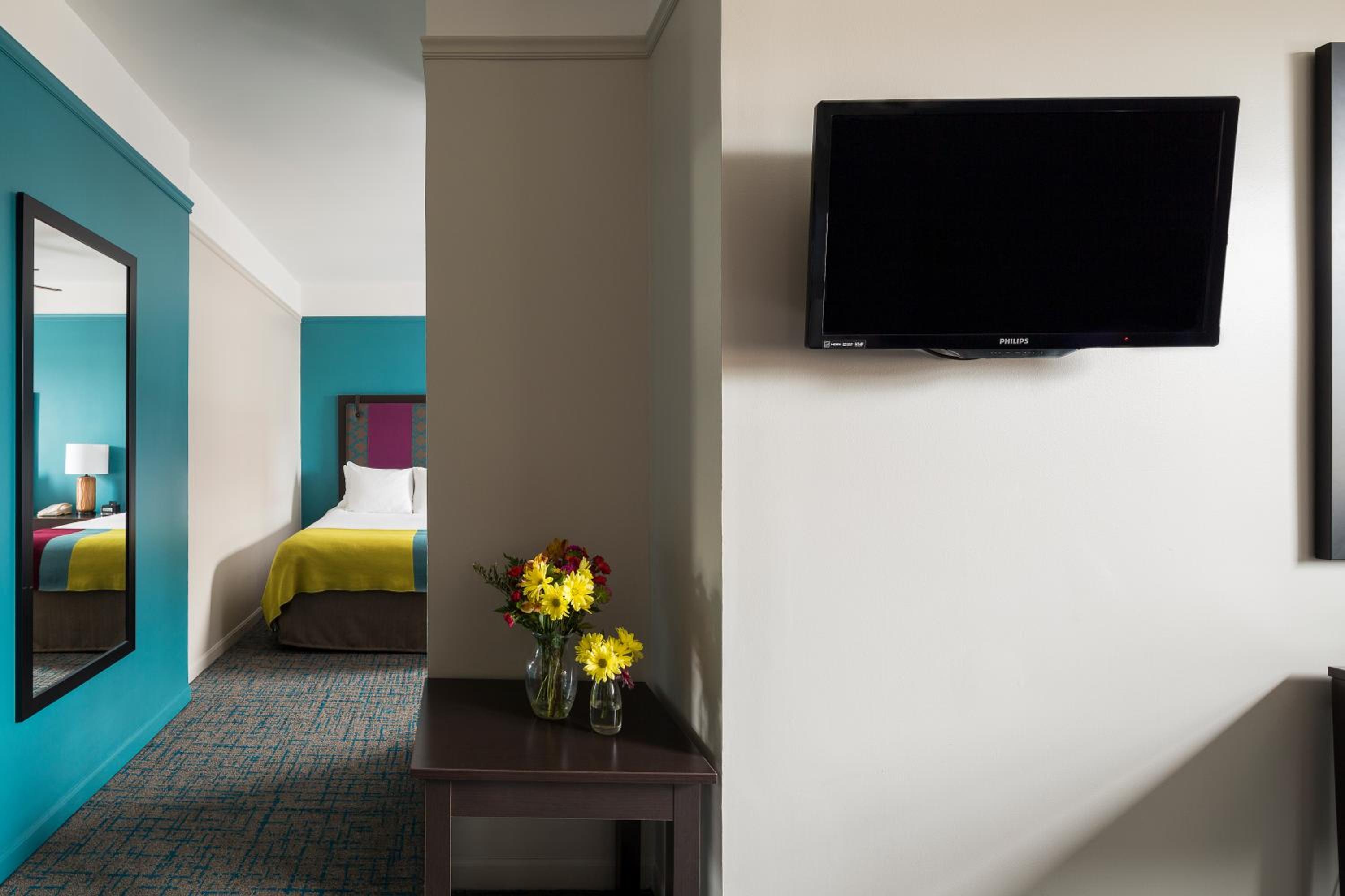 Double Suite with Two Double Beds - Photo 2