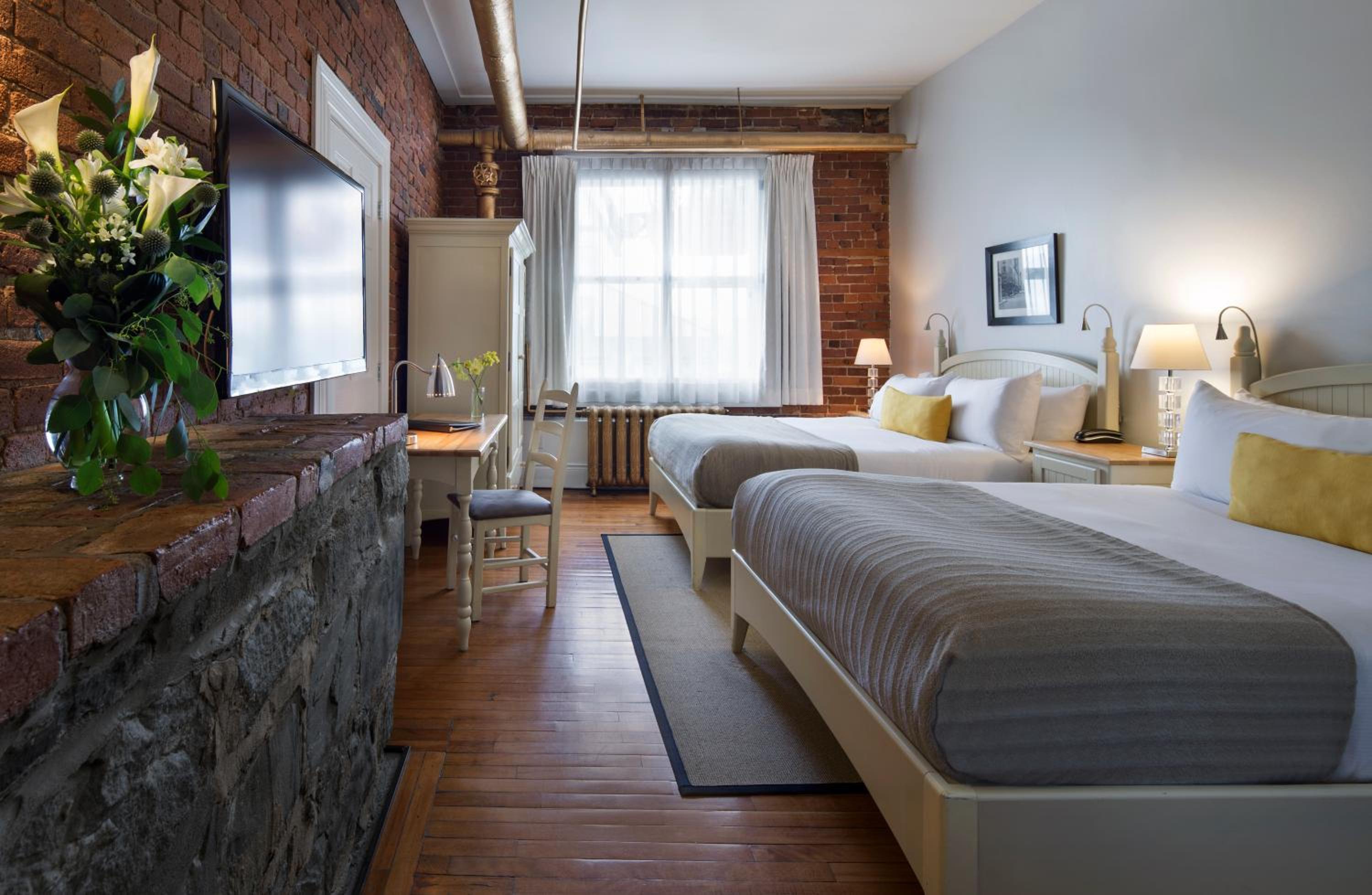 Classic Room with Two Double Beds photo 2