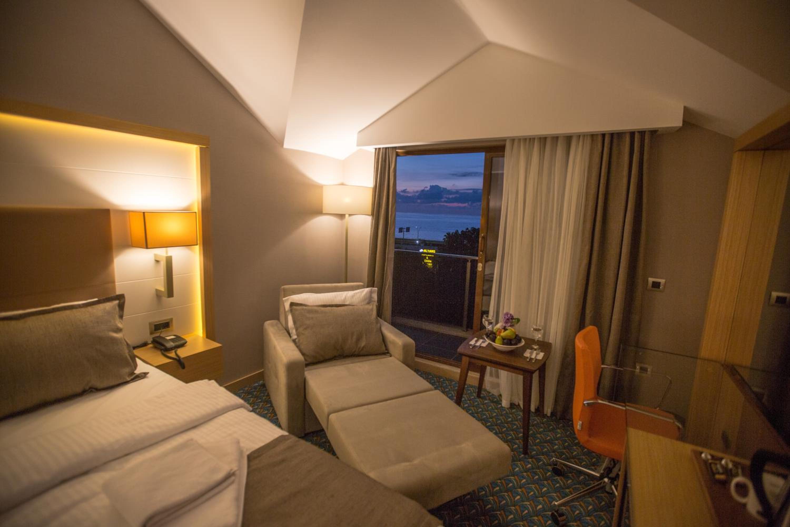 Family Room with Sea View photo 1