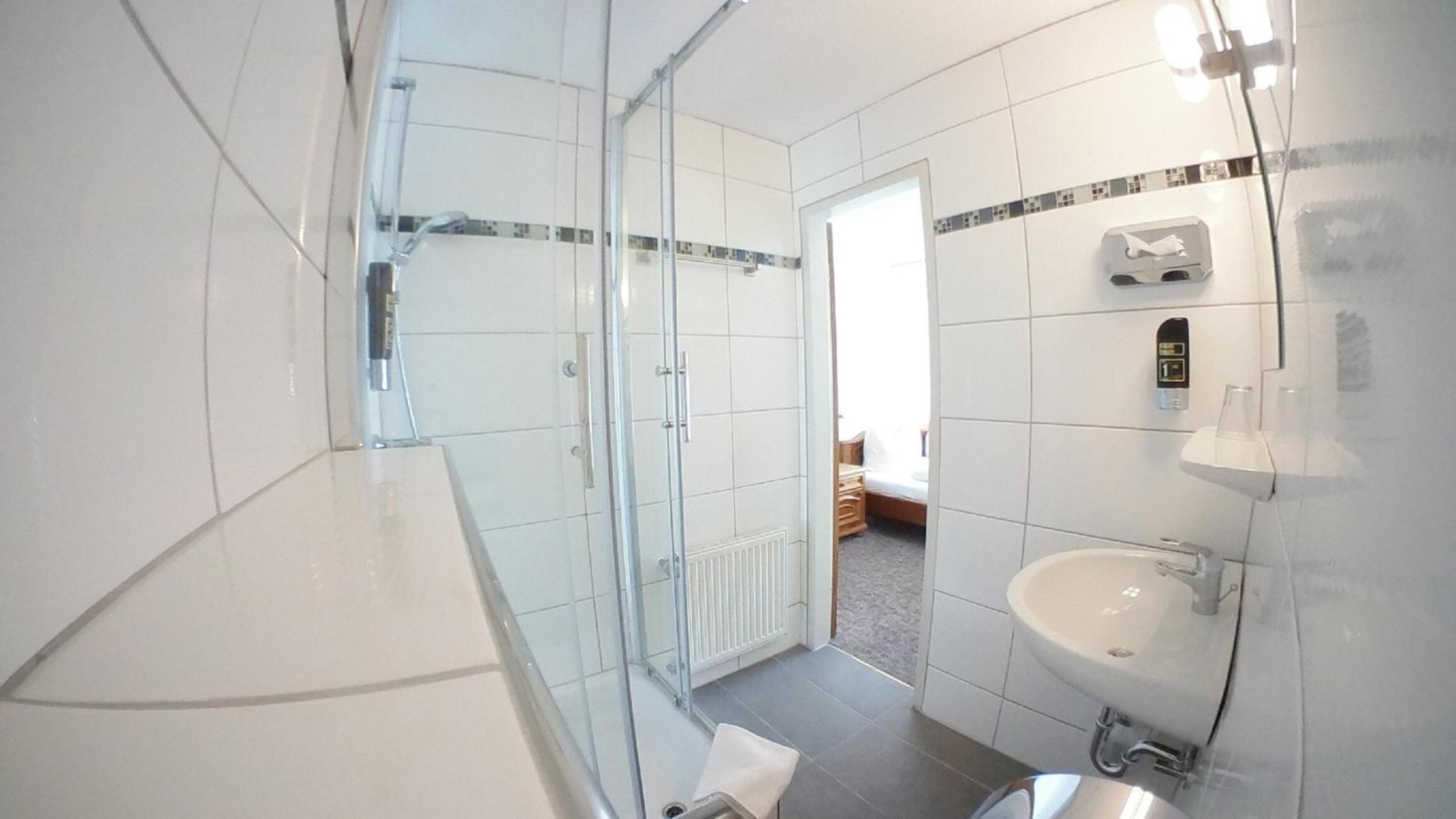Double Room - Photo 5