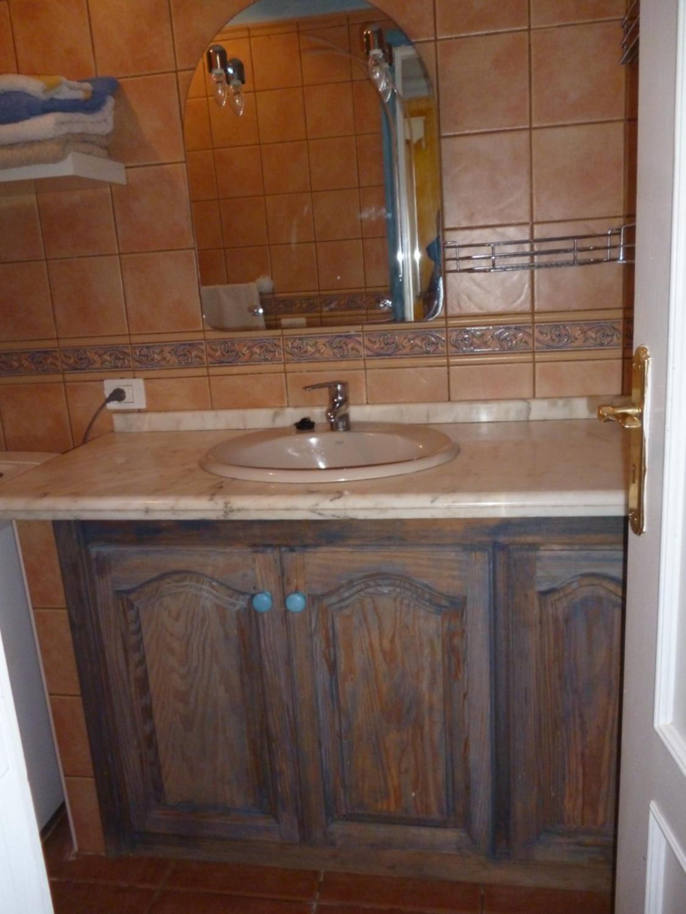 Two-Bedroom House - Photo 38