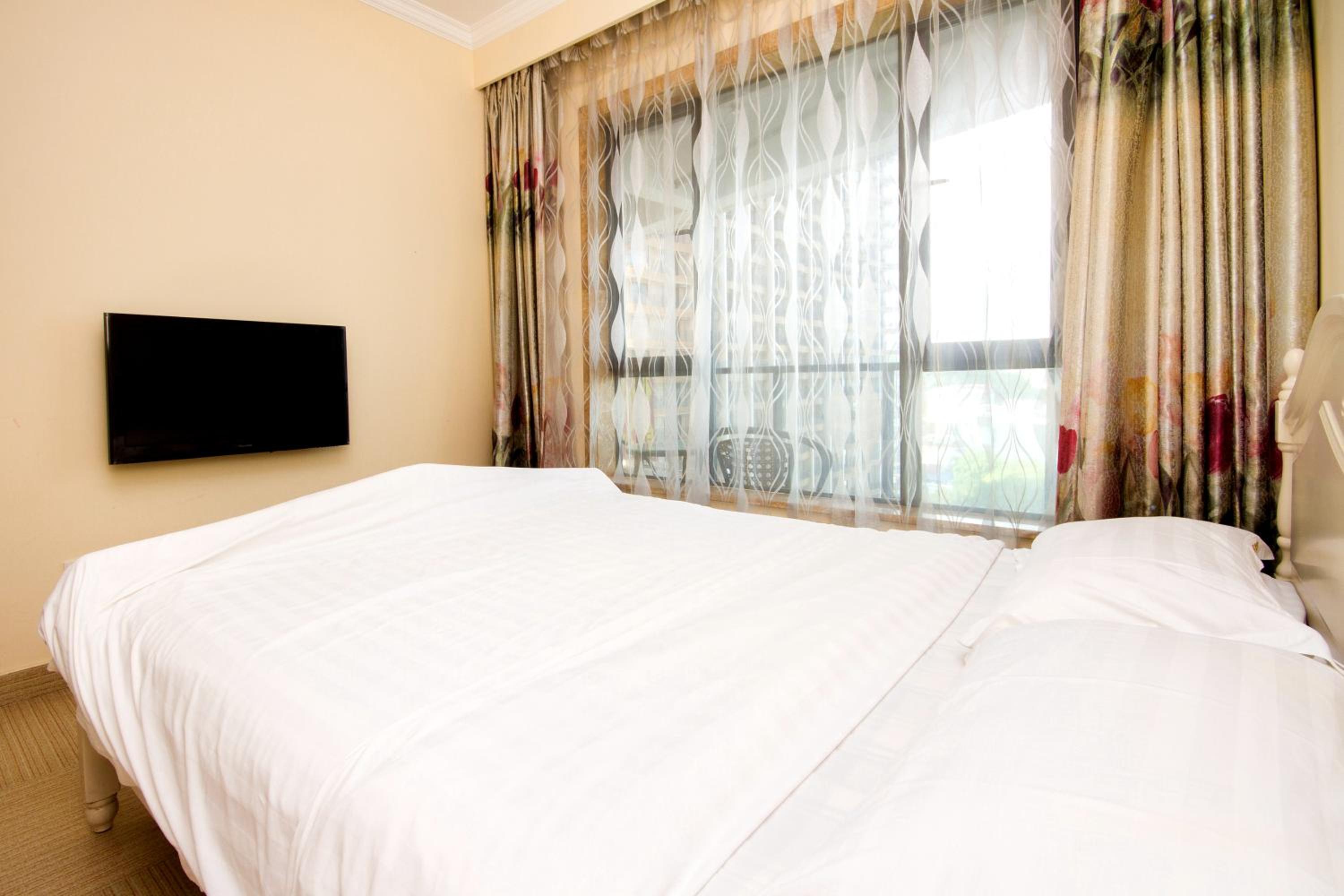 Two-Bedroom Apartment with Sea View - Photo 5