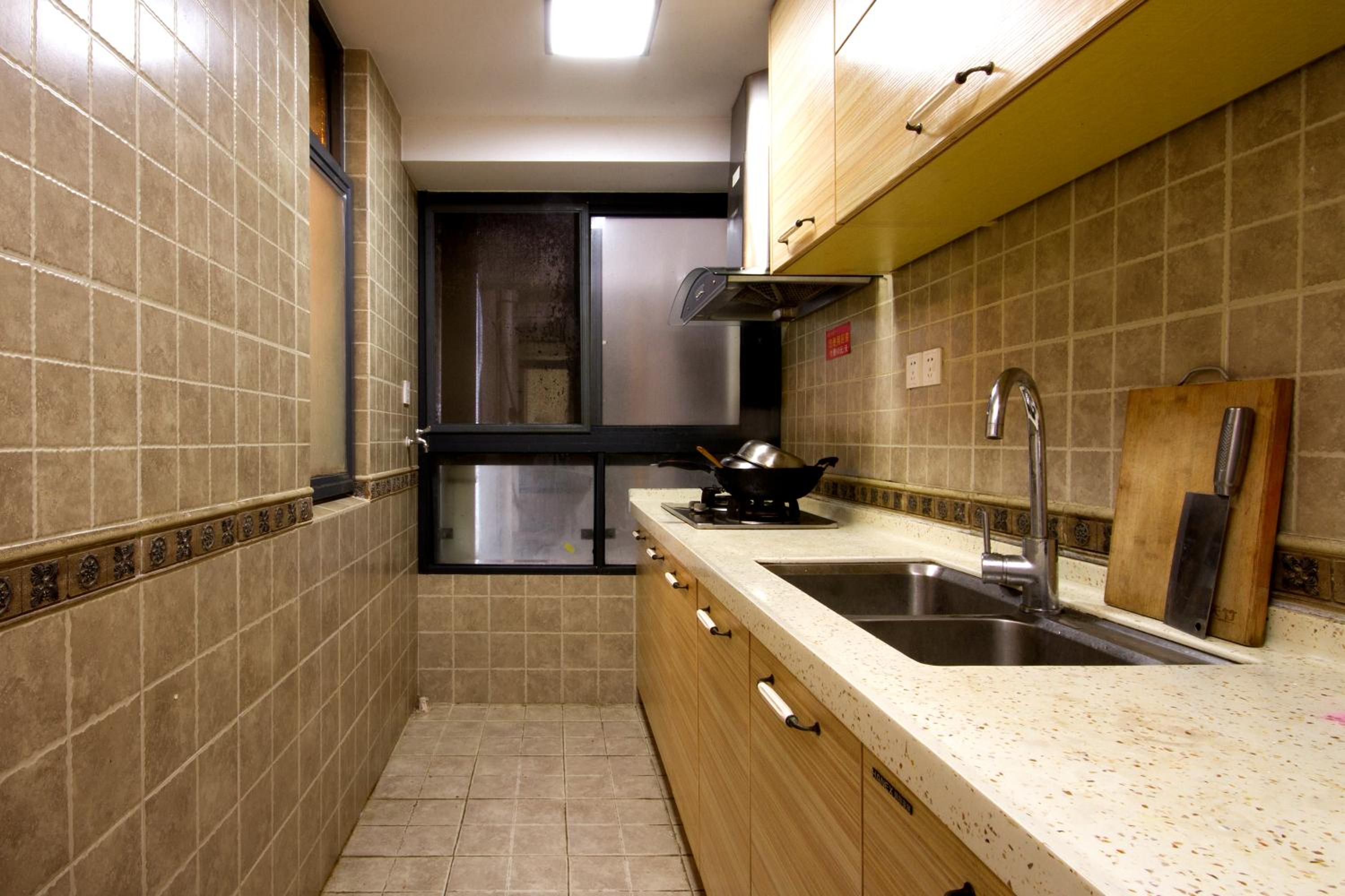 Two-Bedroom Apartment with Sea View - Photo 2