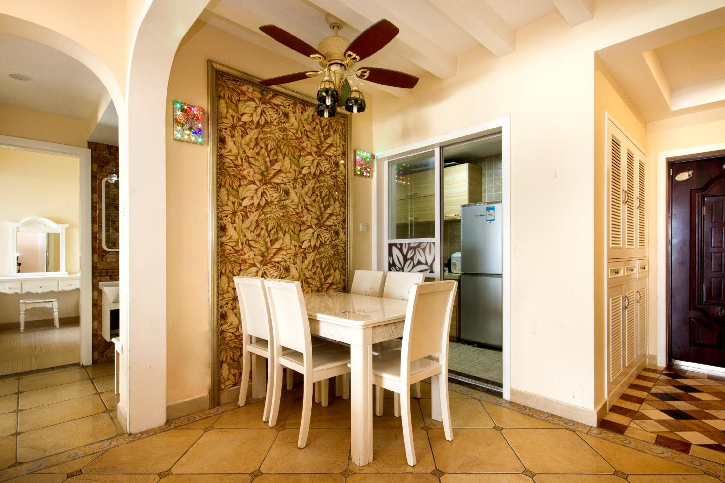 Two-Bedroom Apartment with Sea View - Photo 4
