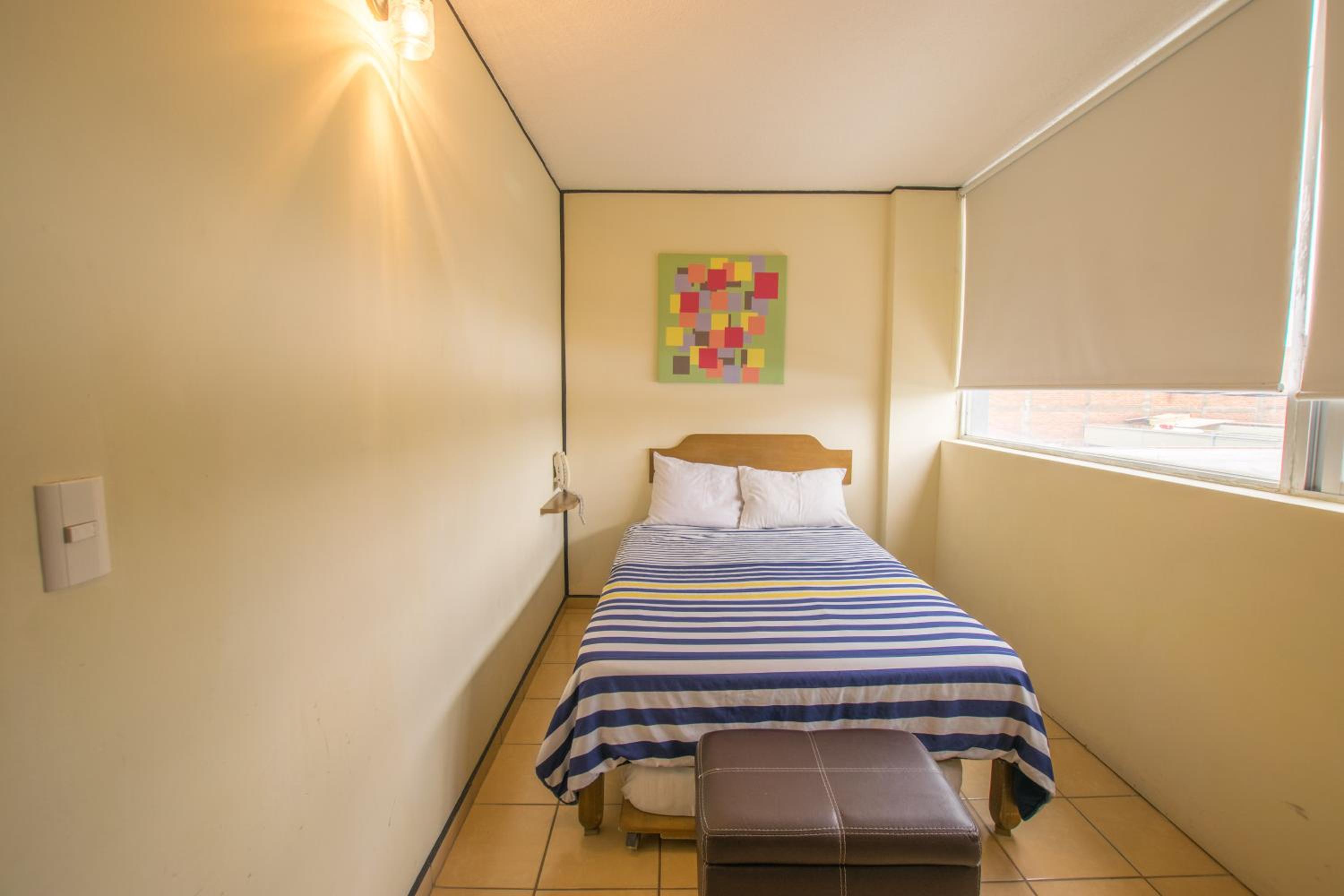 Basic Triple Room - Photo 1