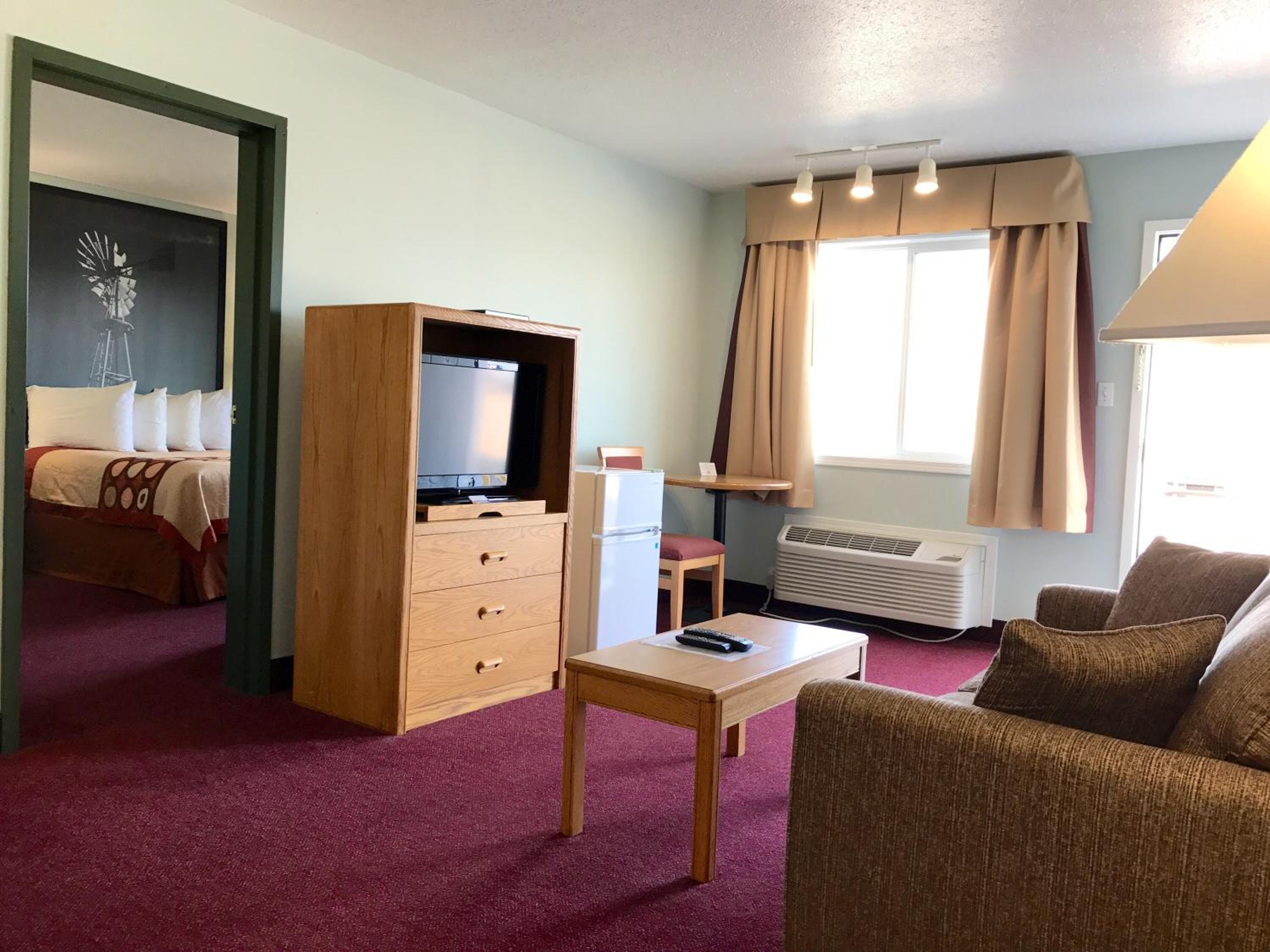Deluxe Queen Suite with Sofa Bed - Exterior Access photo 2