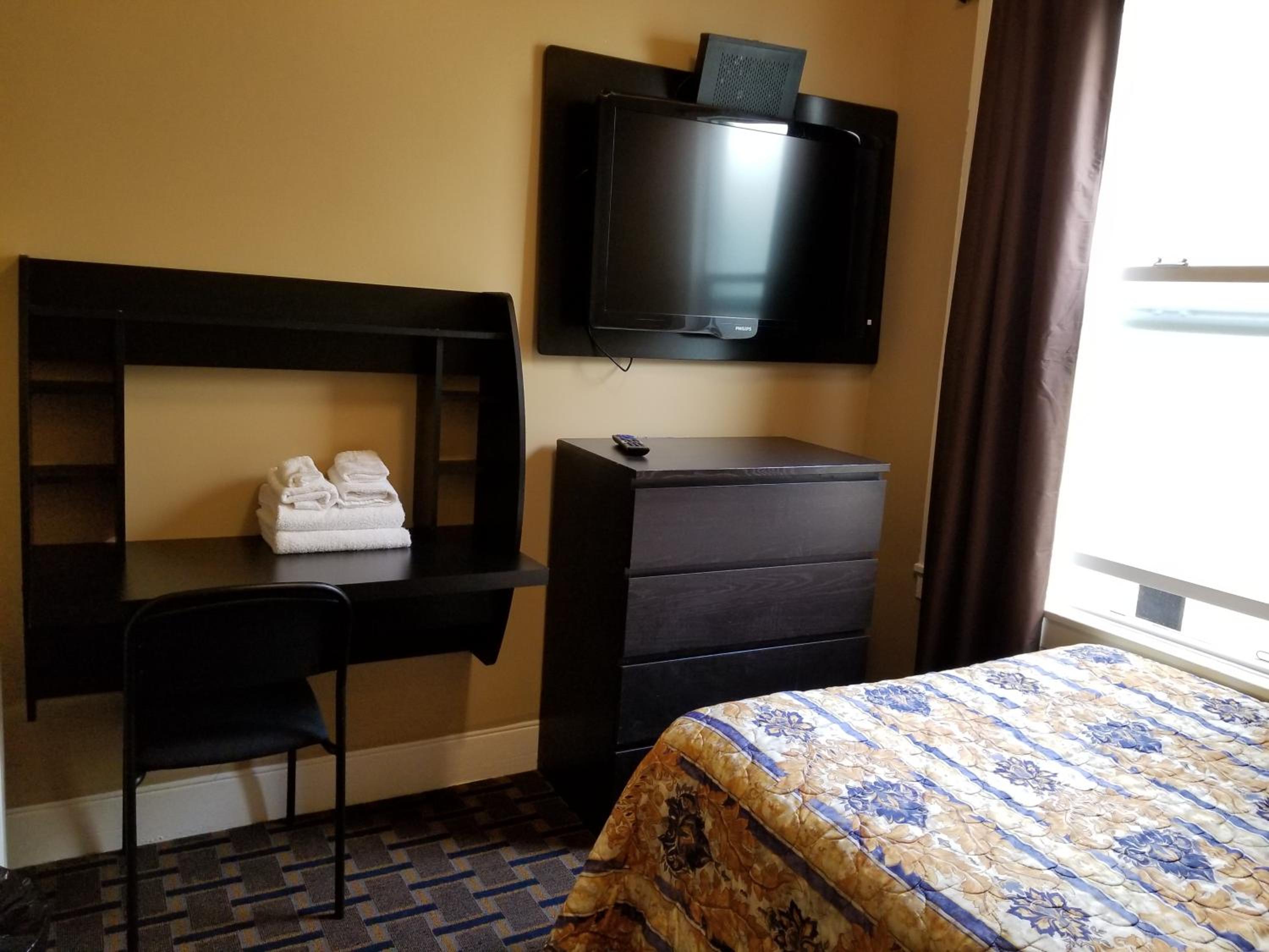 Single Room with Shared Bathroom