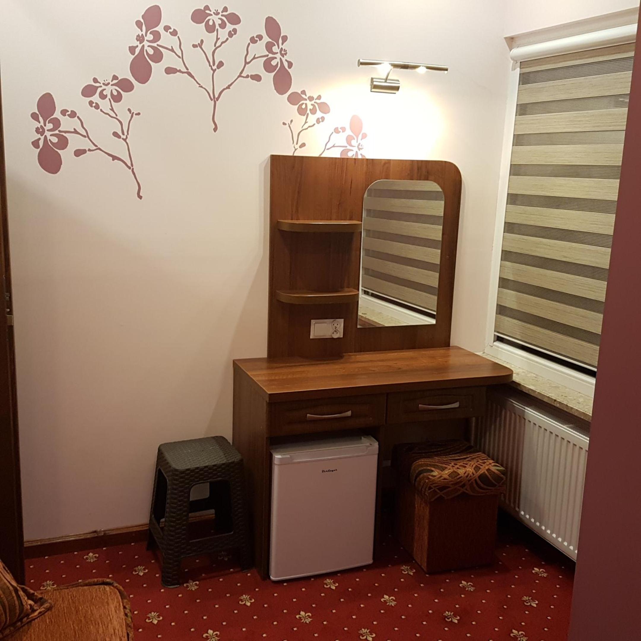 Double Room with Private Bathroom - Photo 7