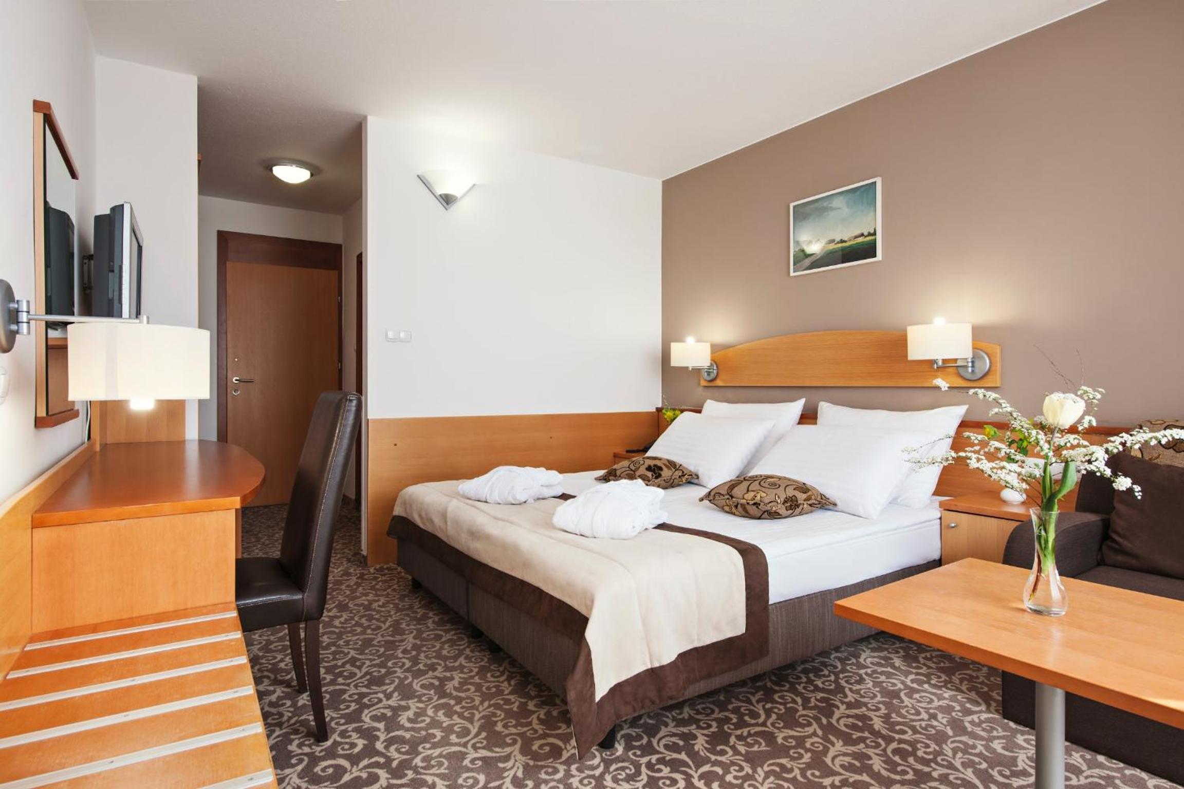 Standard Double Room - Photo 1