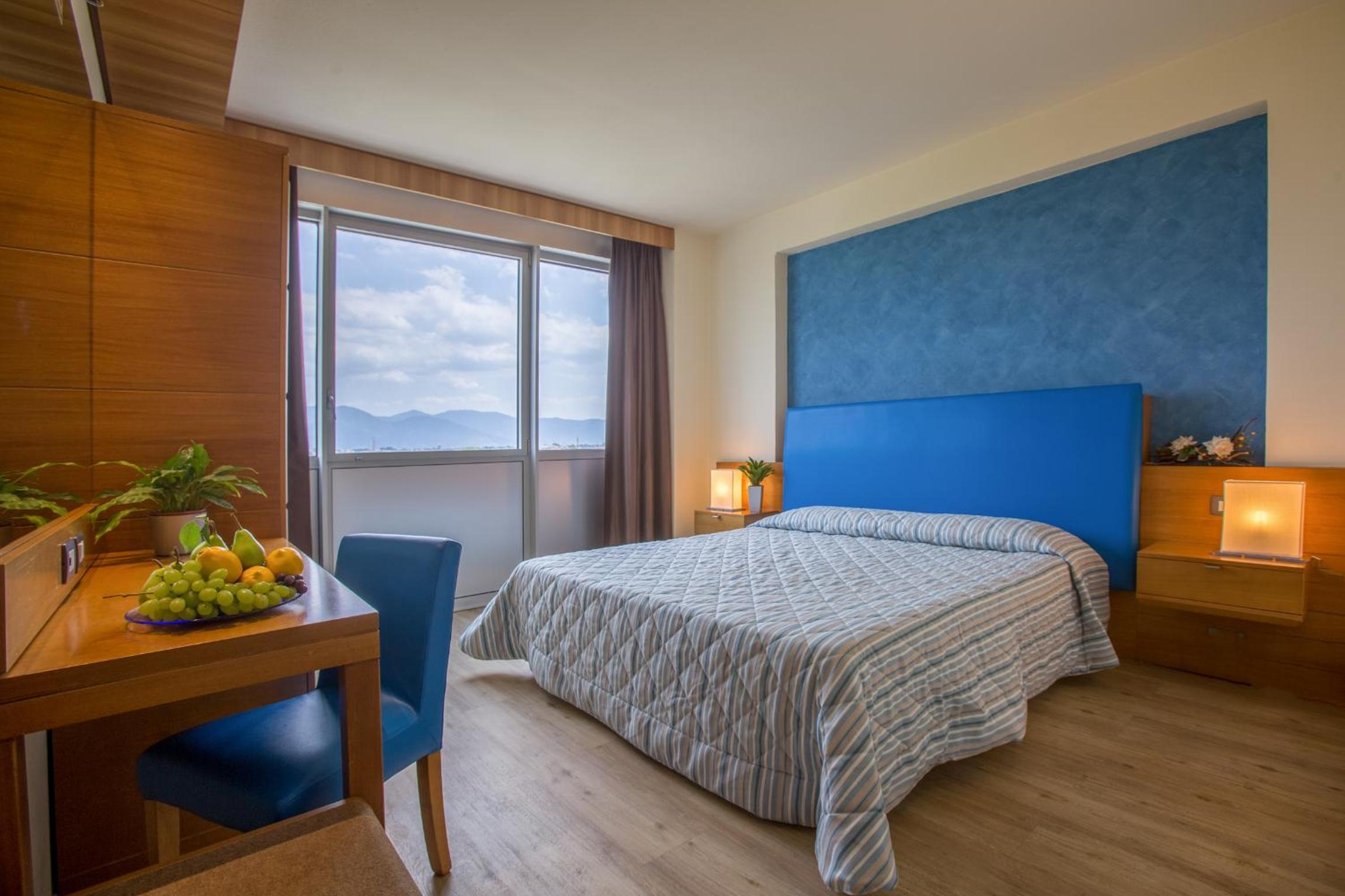 Standard Double Room - Photo 11