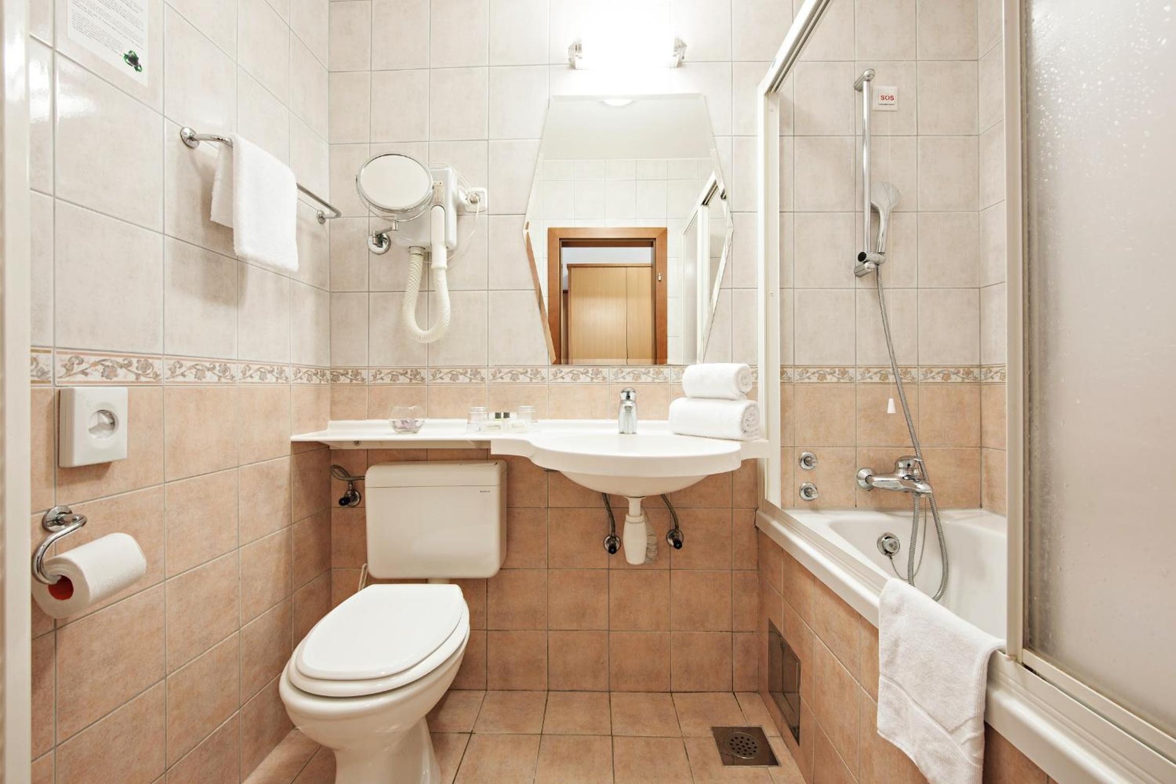 Single Room - Double use photo 2