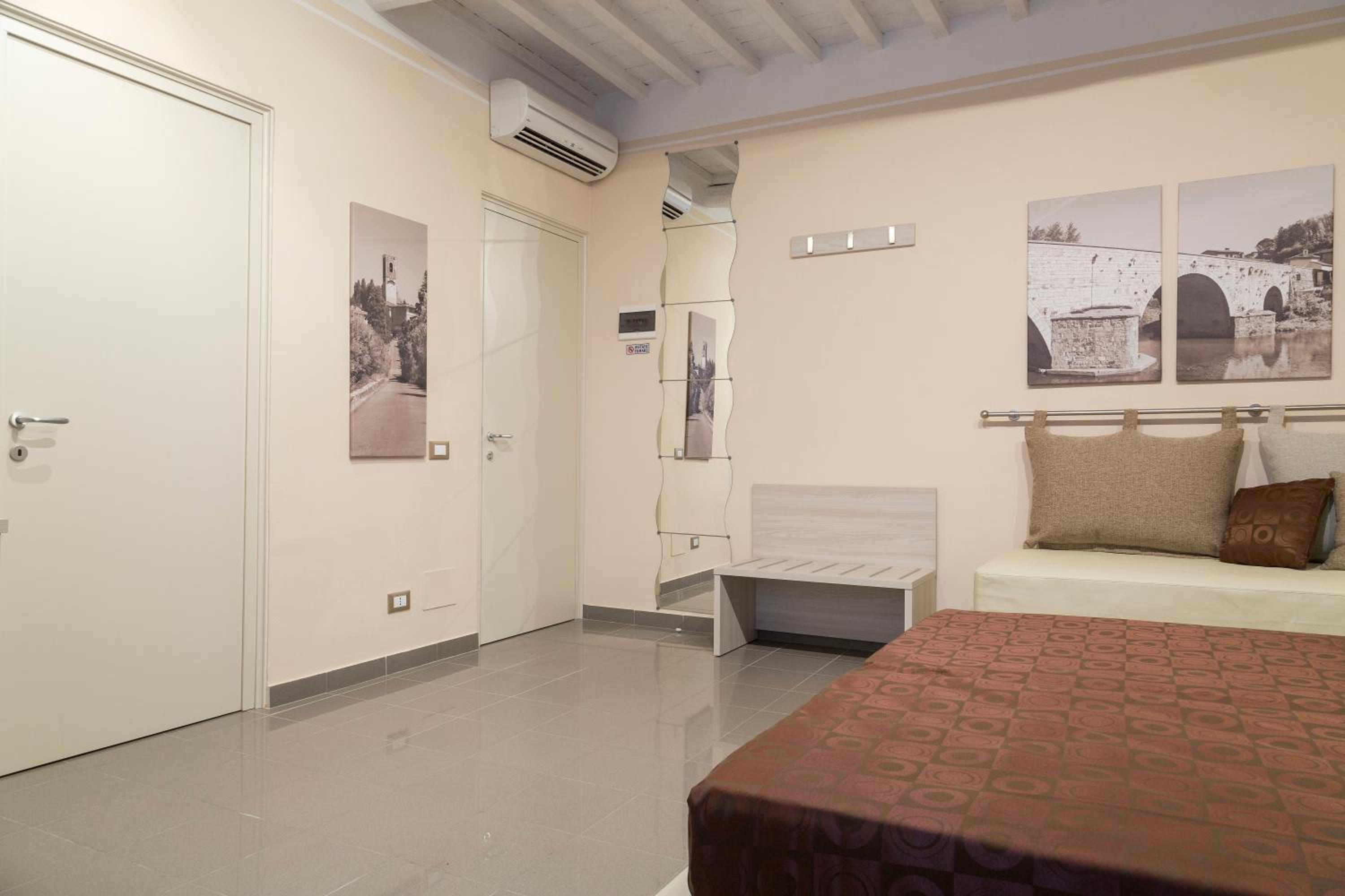 Family Room with Private Bathroom photo 1