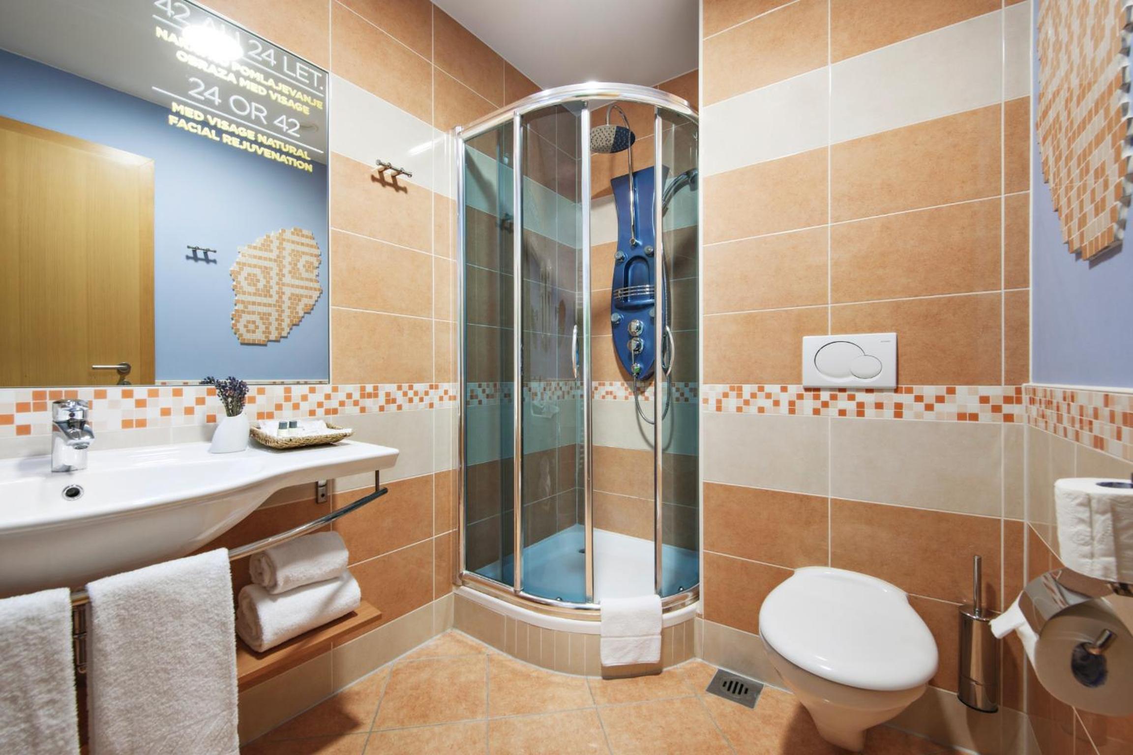 Economy Double Room with Balcony - Photo 2