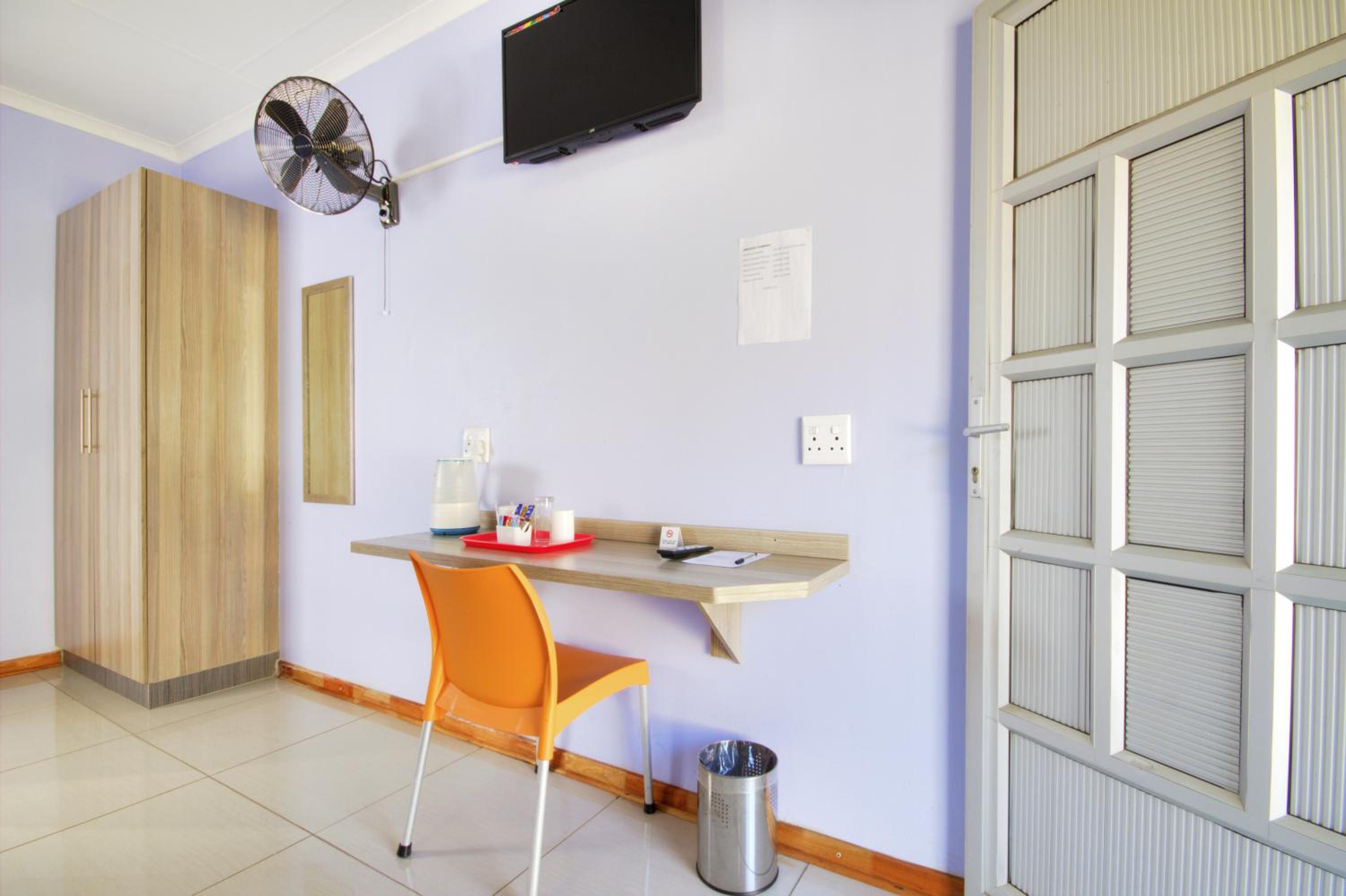 Superior Double Room with Shower - Photo 7