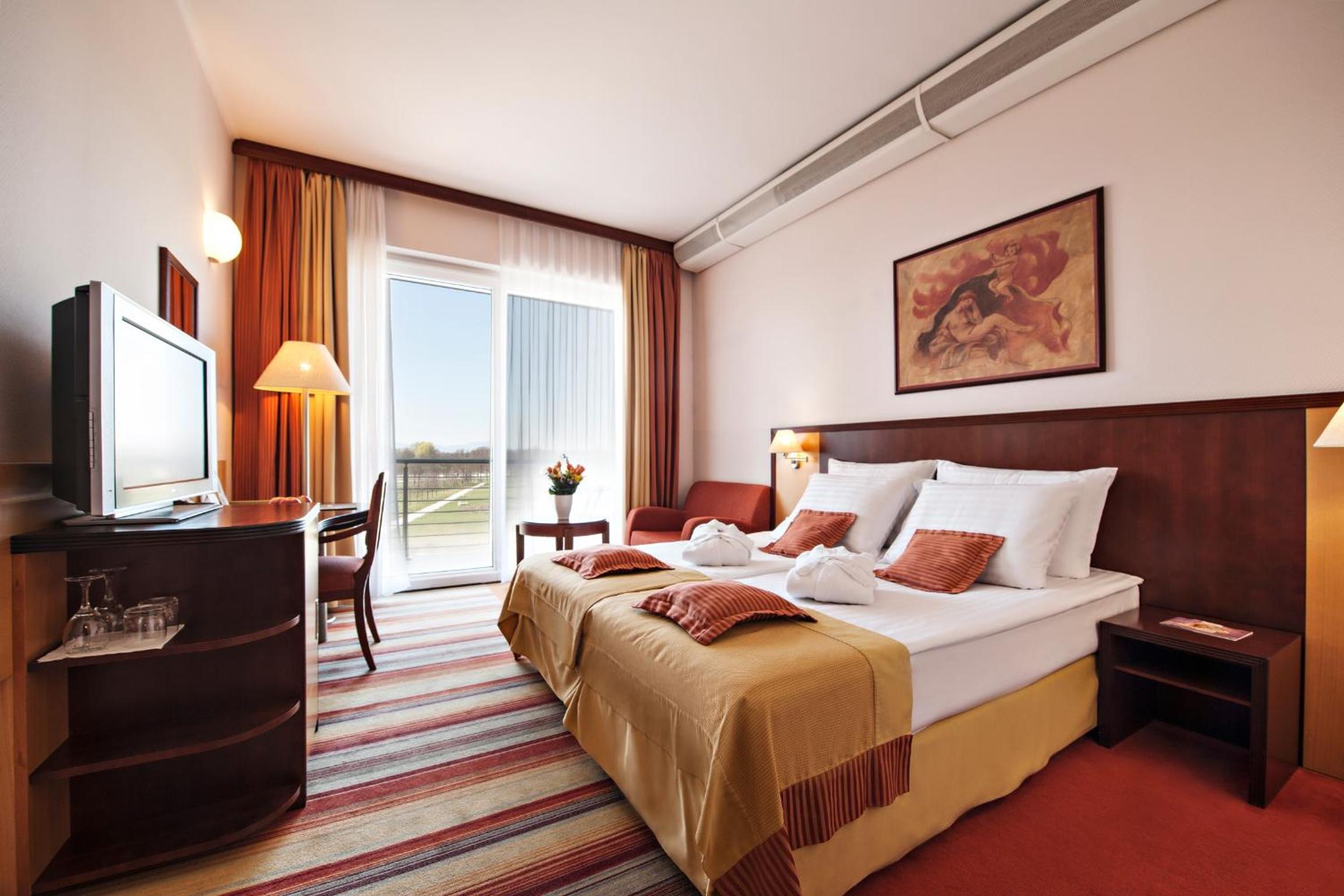 Standard Double Room with Balcony - Photo 1