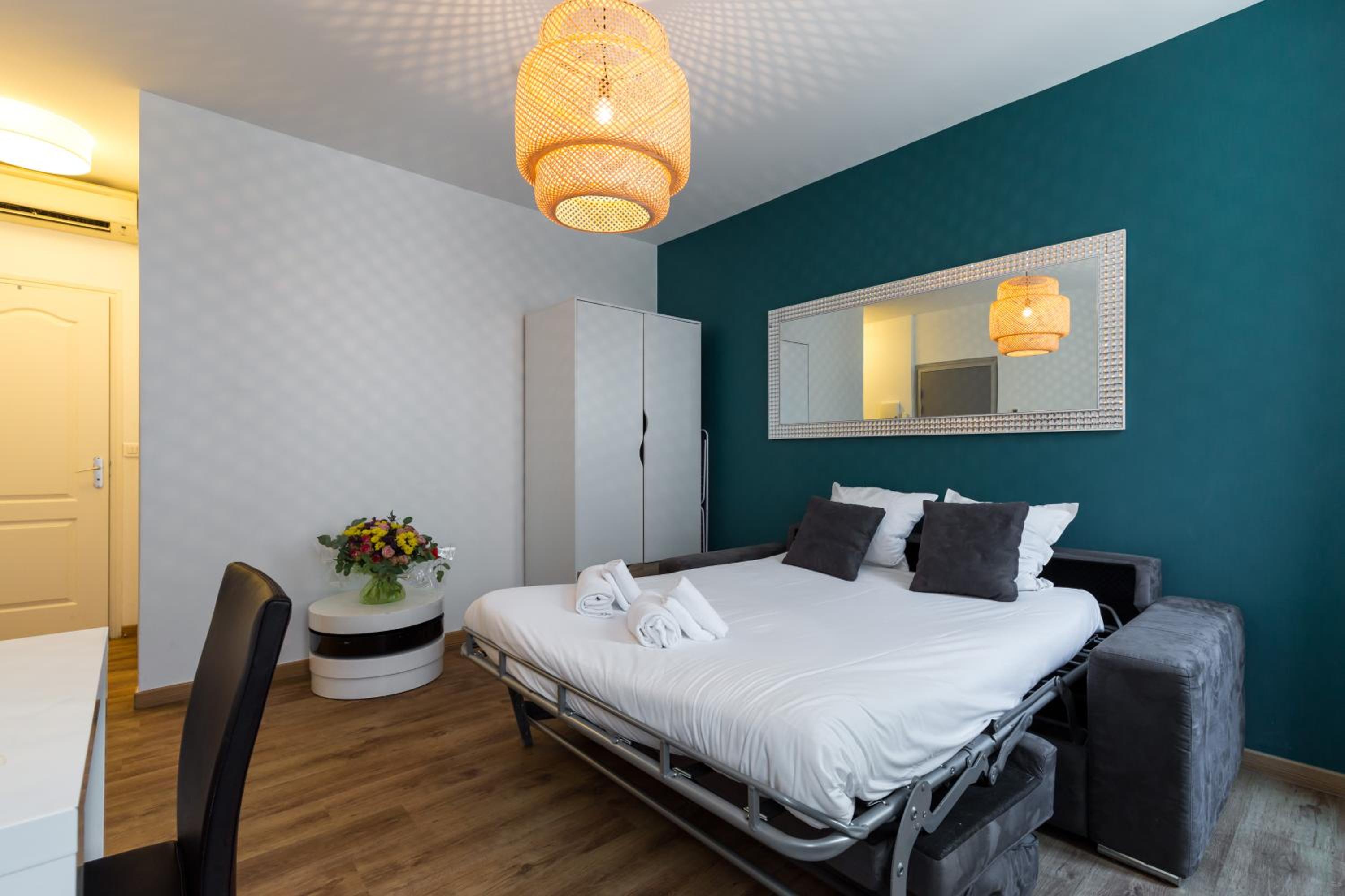 Standard One-Bedroom Apartment - Photo 27
