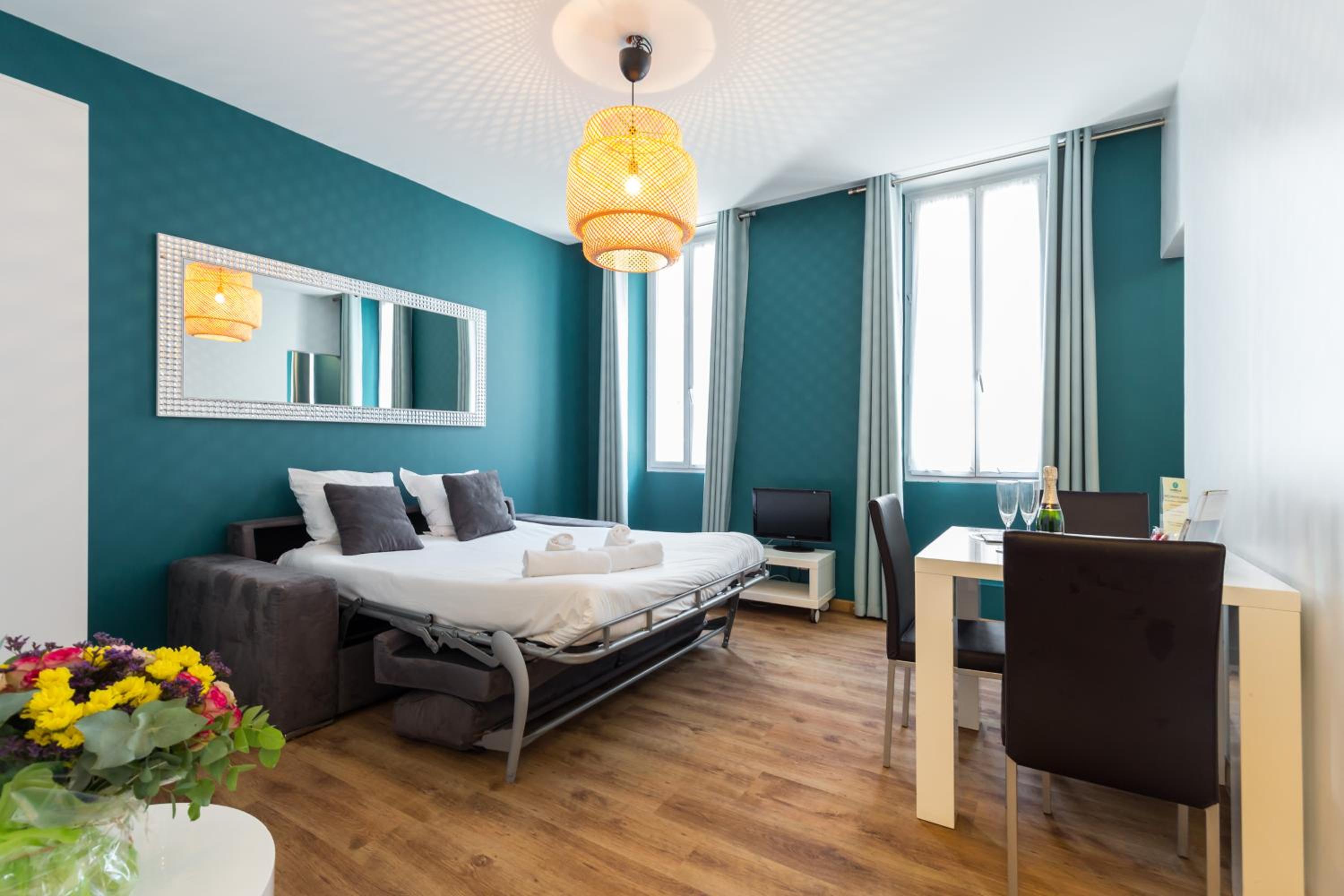 Standard One-Bedroom Apartment - Photo 30