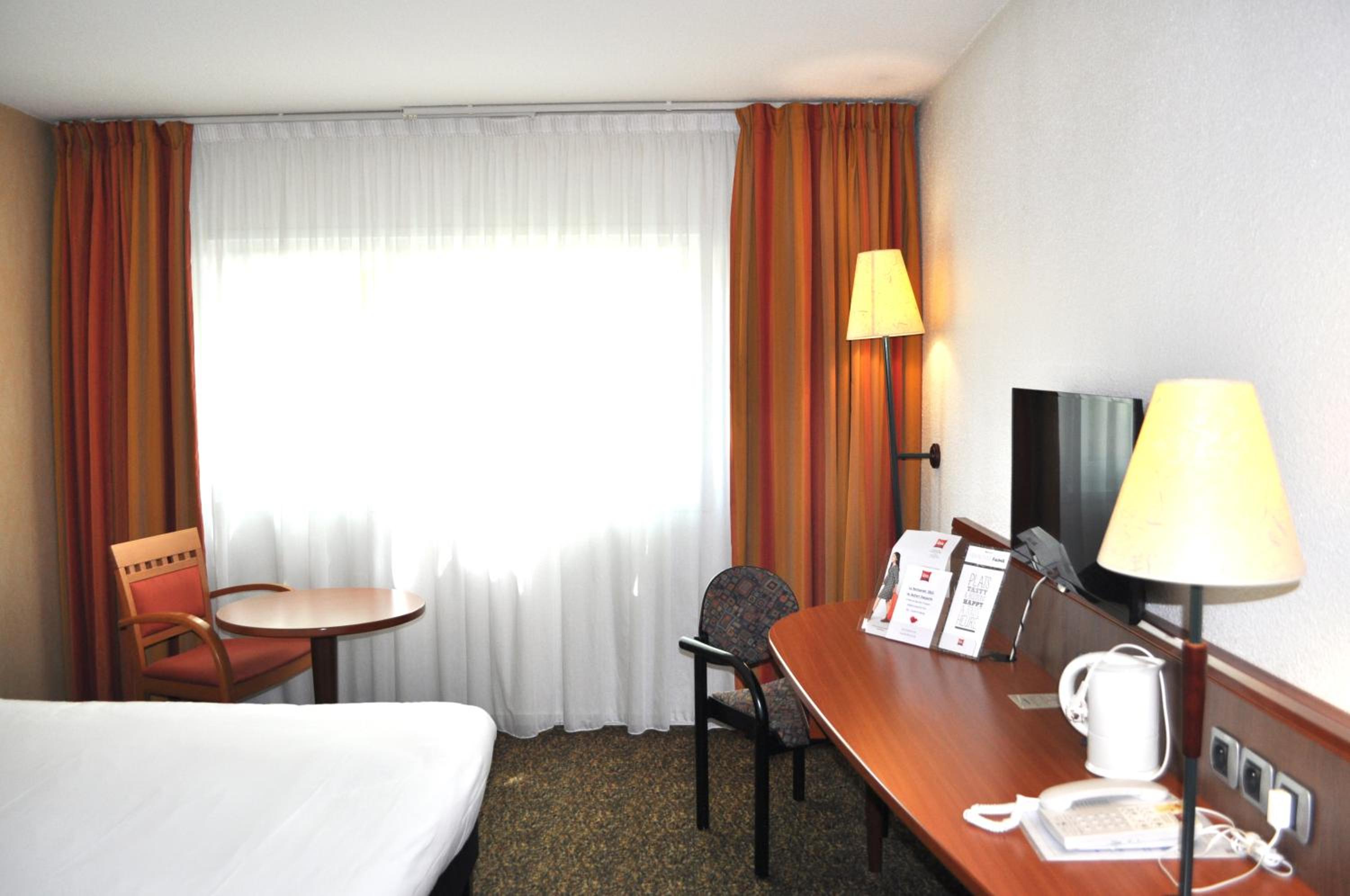 Standard Double Room - Photo 7