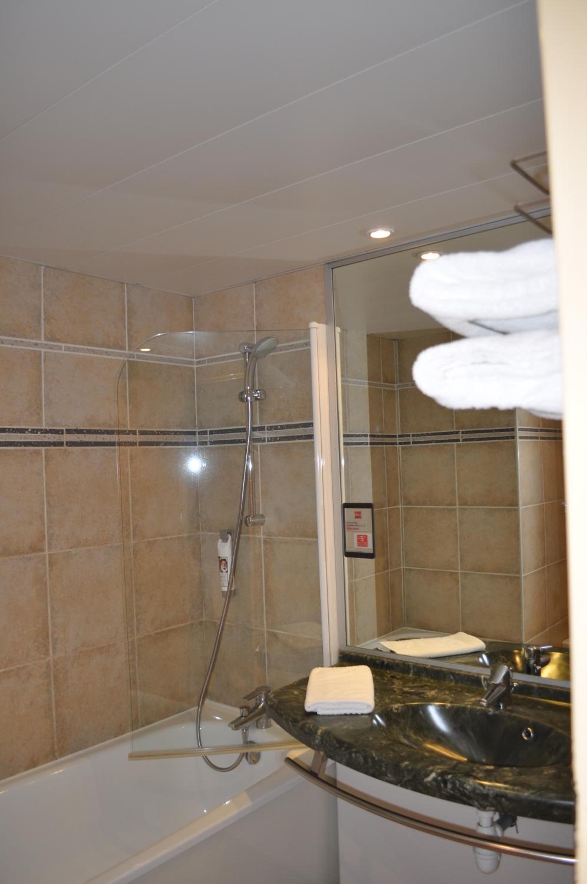 Standard Double Room - Photo 6
