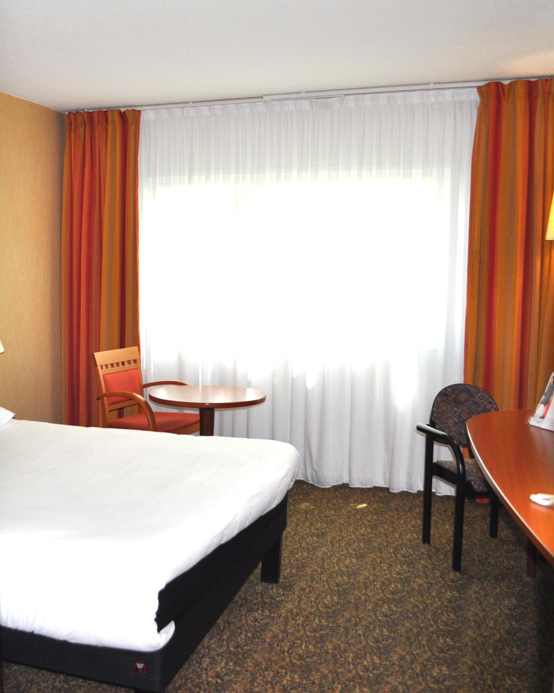 Standard Double Room - Photo 5
